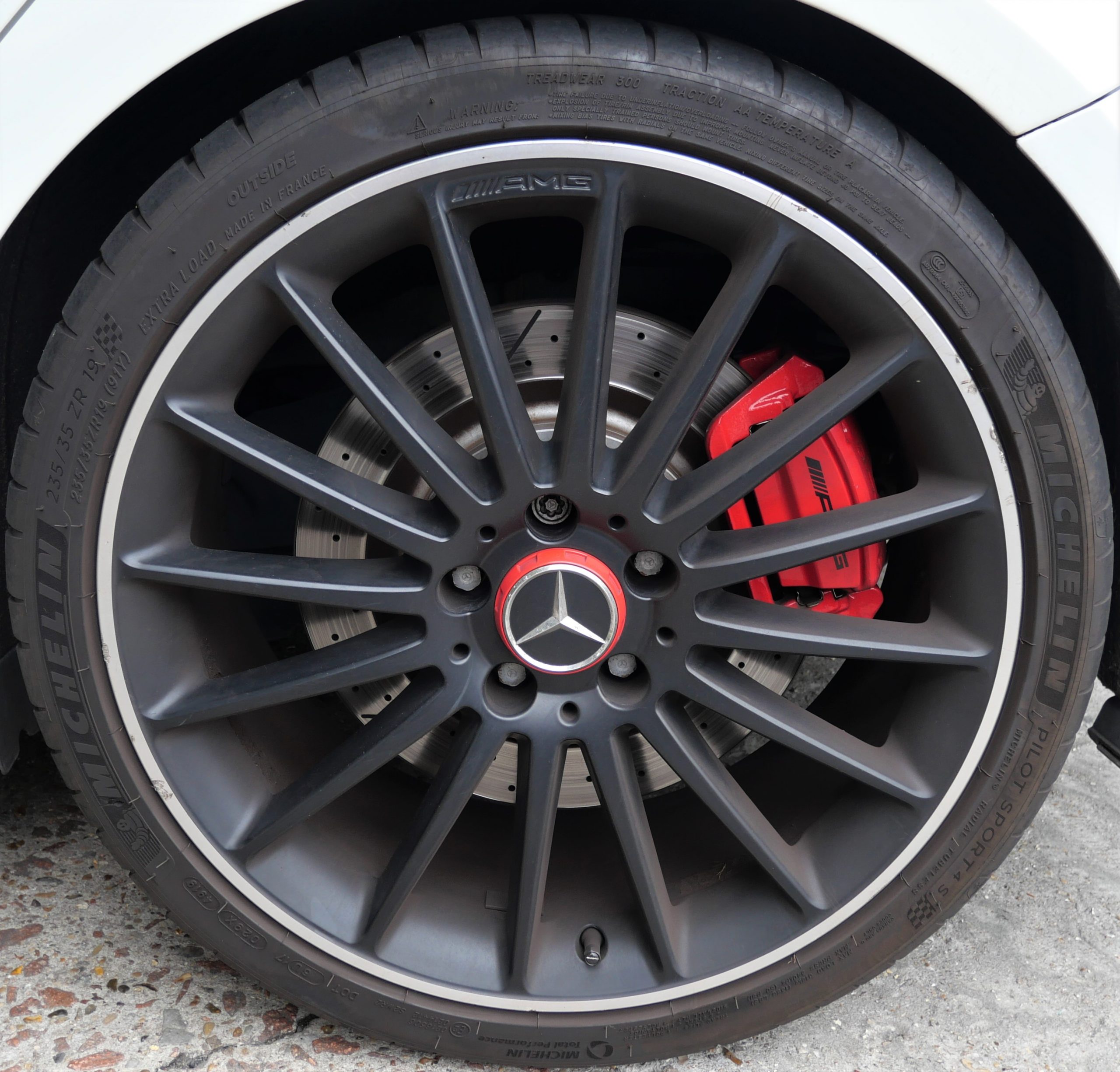 MERCEDES Classe A 45 AMG (W176) Pack Performance 2.0 i Turbo 4MATIC 7G-DCT 360 ch 20