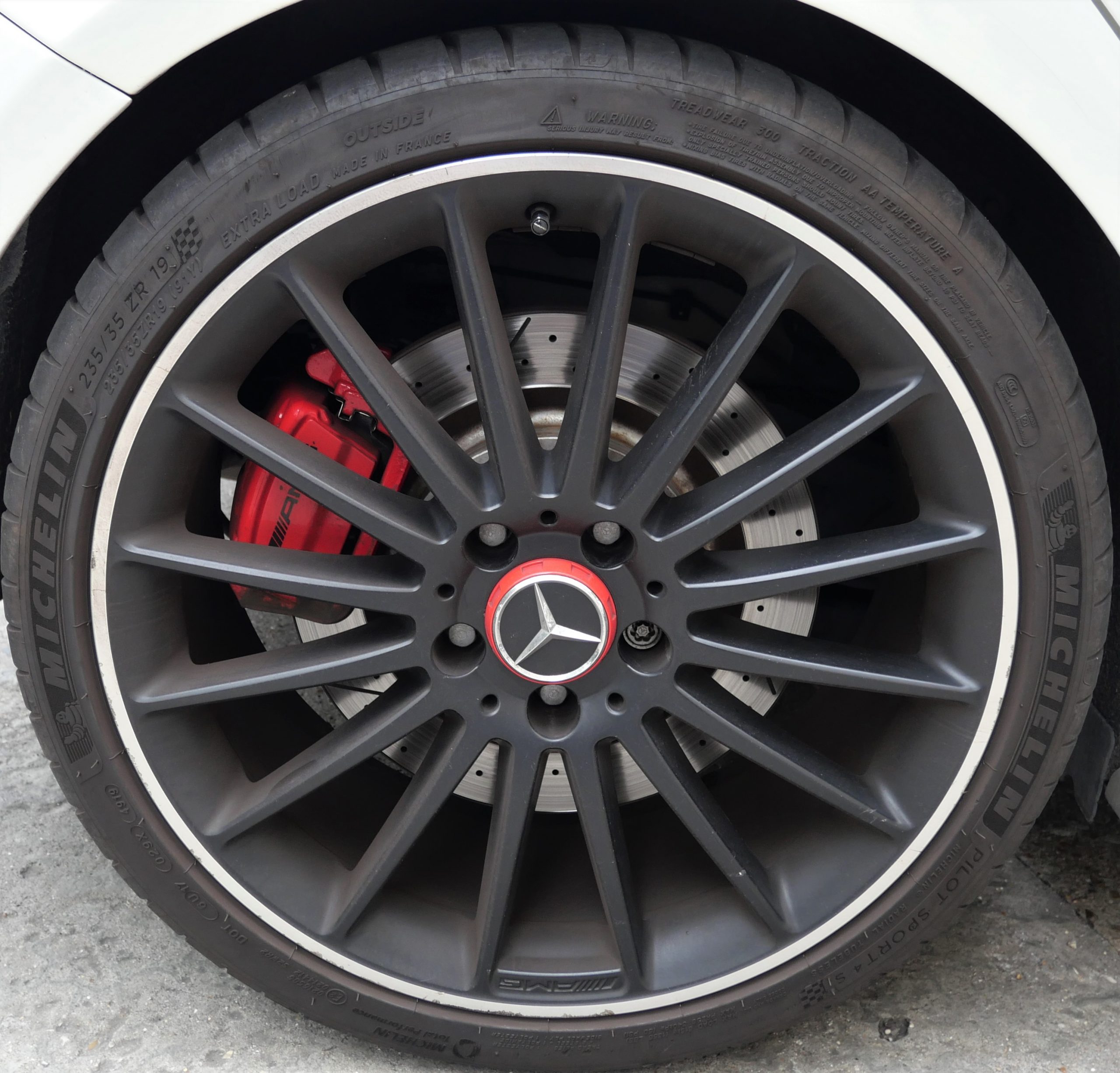 MERCEDES Classe A 45 AMG (W176) Pack Performance 2.0 i Turbo 4MATIC 7G-DCT 360 ch 21