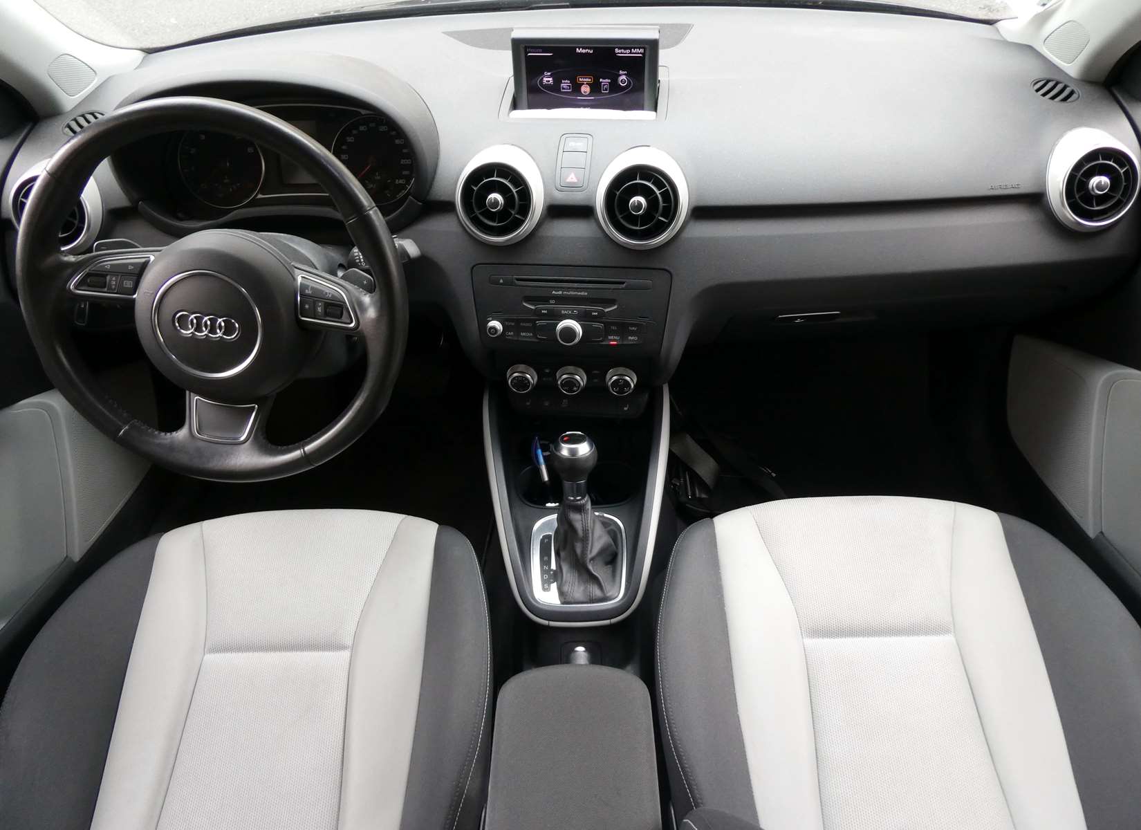 Audi a1 1.4 tfsi 122 ambiente s tronic 12