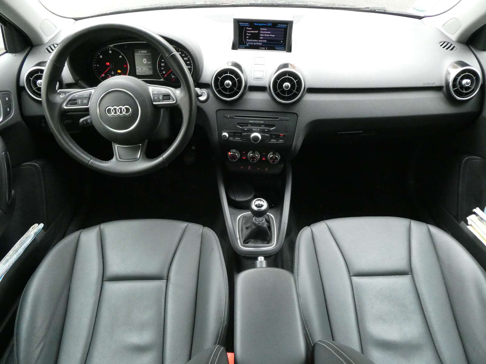 AUDI A1 1.6 TDi 90 AMBITION LUXE 1ère main 11