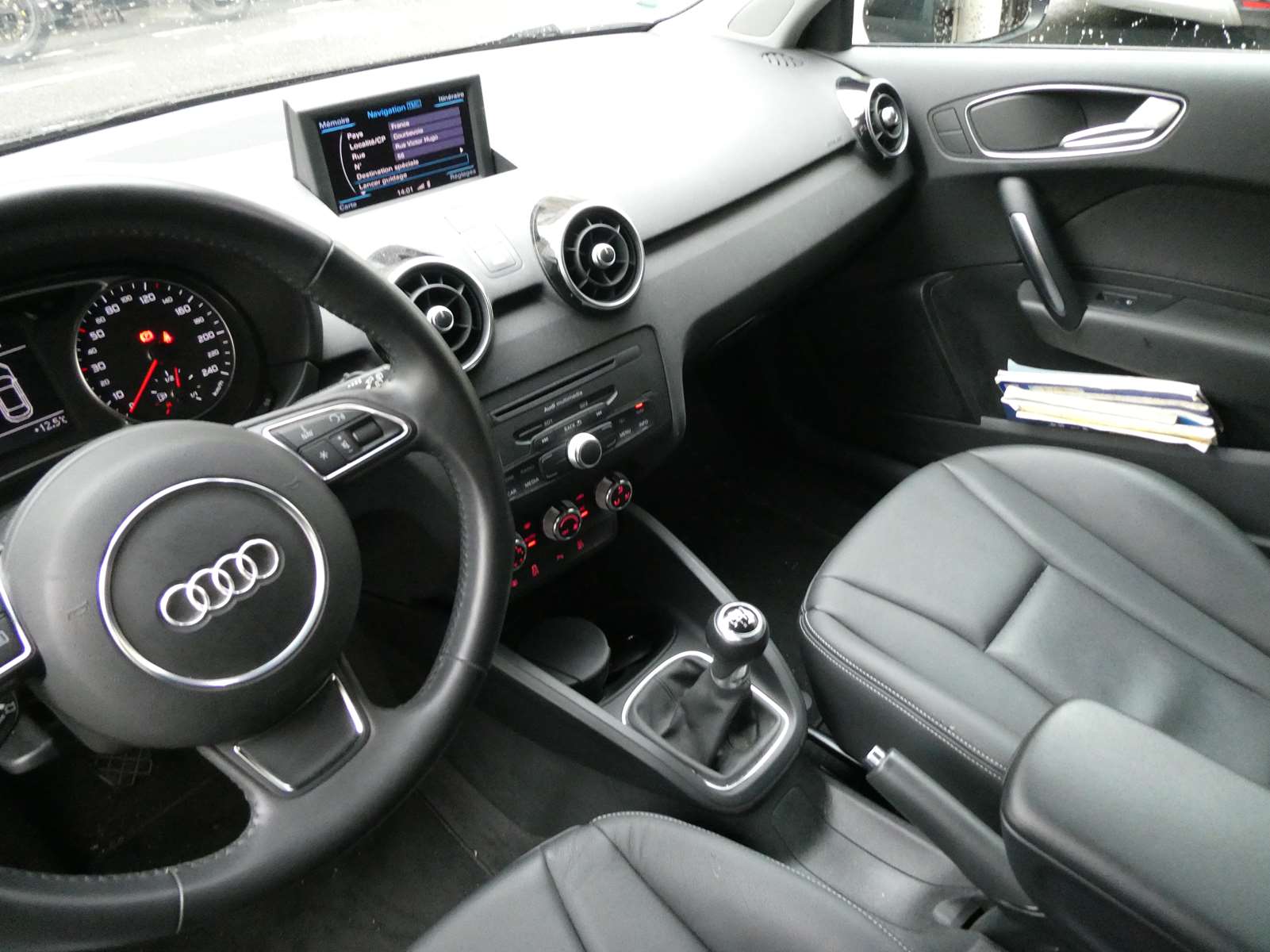 AUDI A1 1.6 TDi 90 AMBITION LUXE 1ère main 14