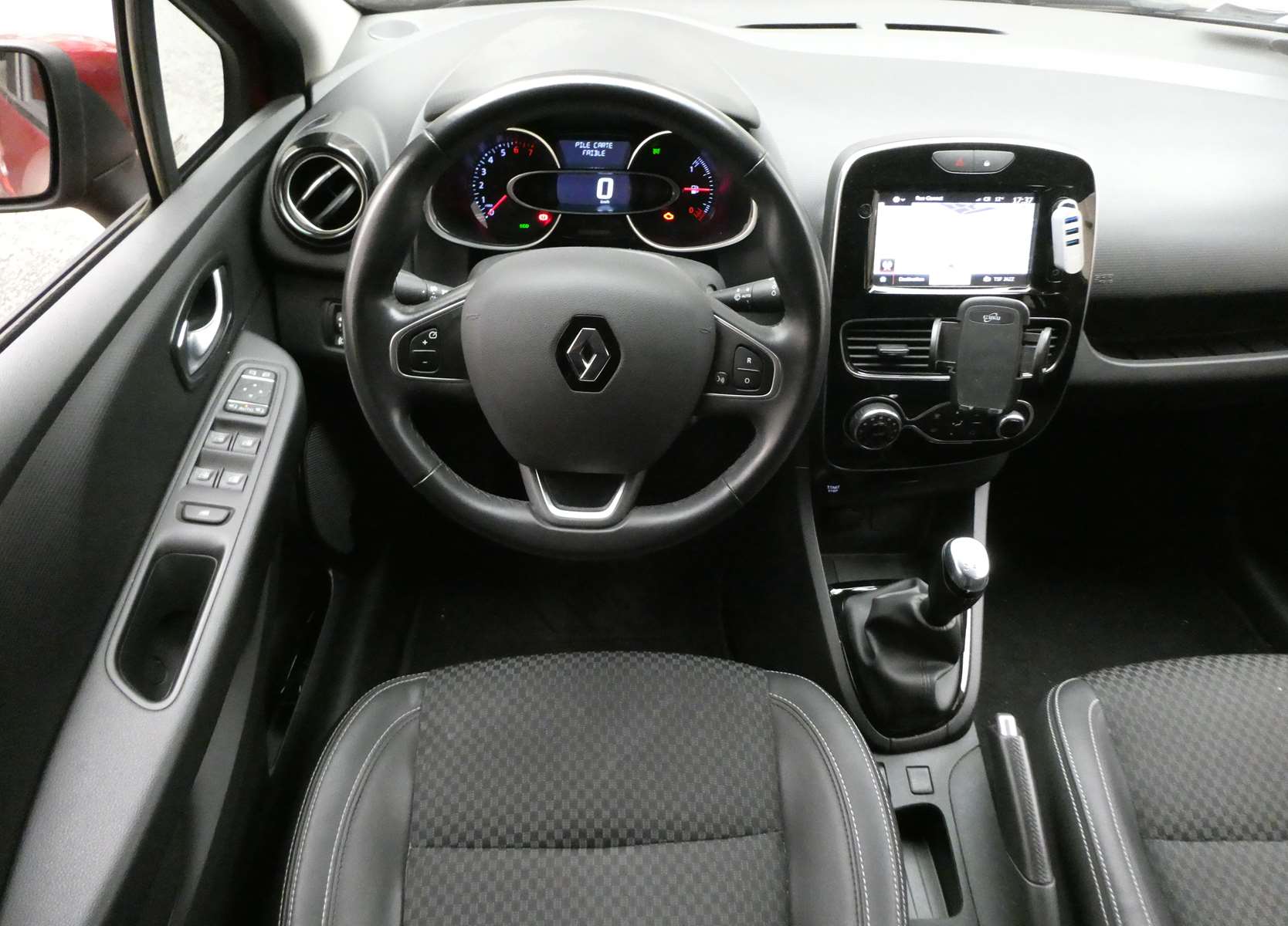 Renault clio iv (2) 0.9 tce 90 intens 14