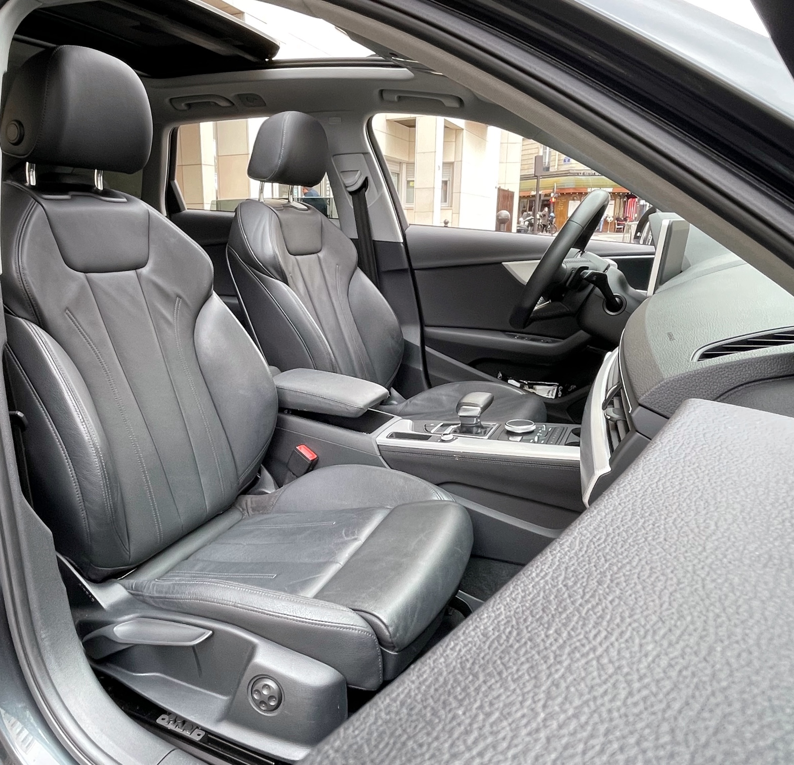 Audi A4 Avant 2.0 tdi 150 Design luxe 11