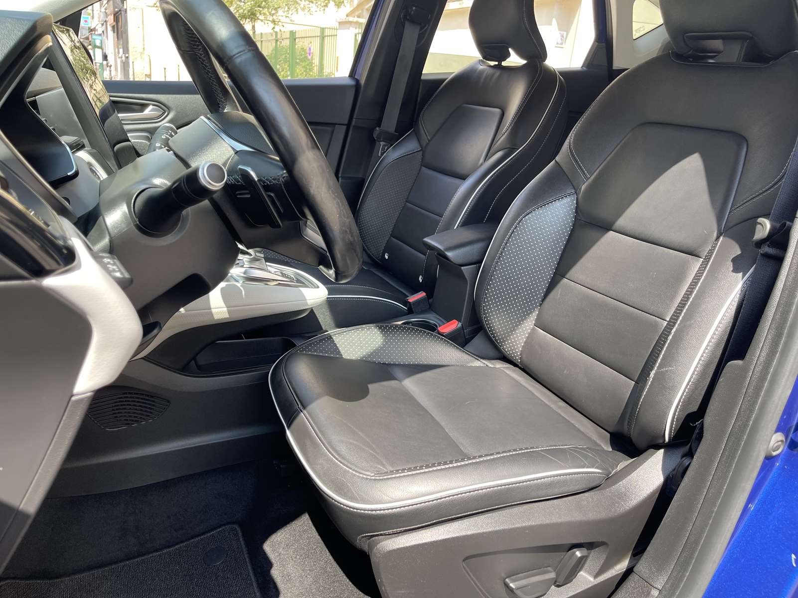 Renault CAPTUR II 1.3 TCe140 INTENS FULL OPTIONS 8