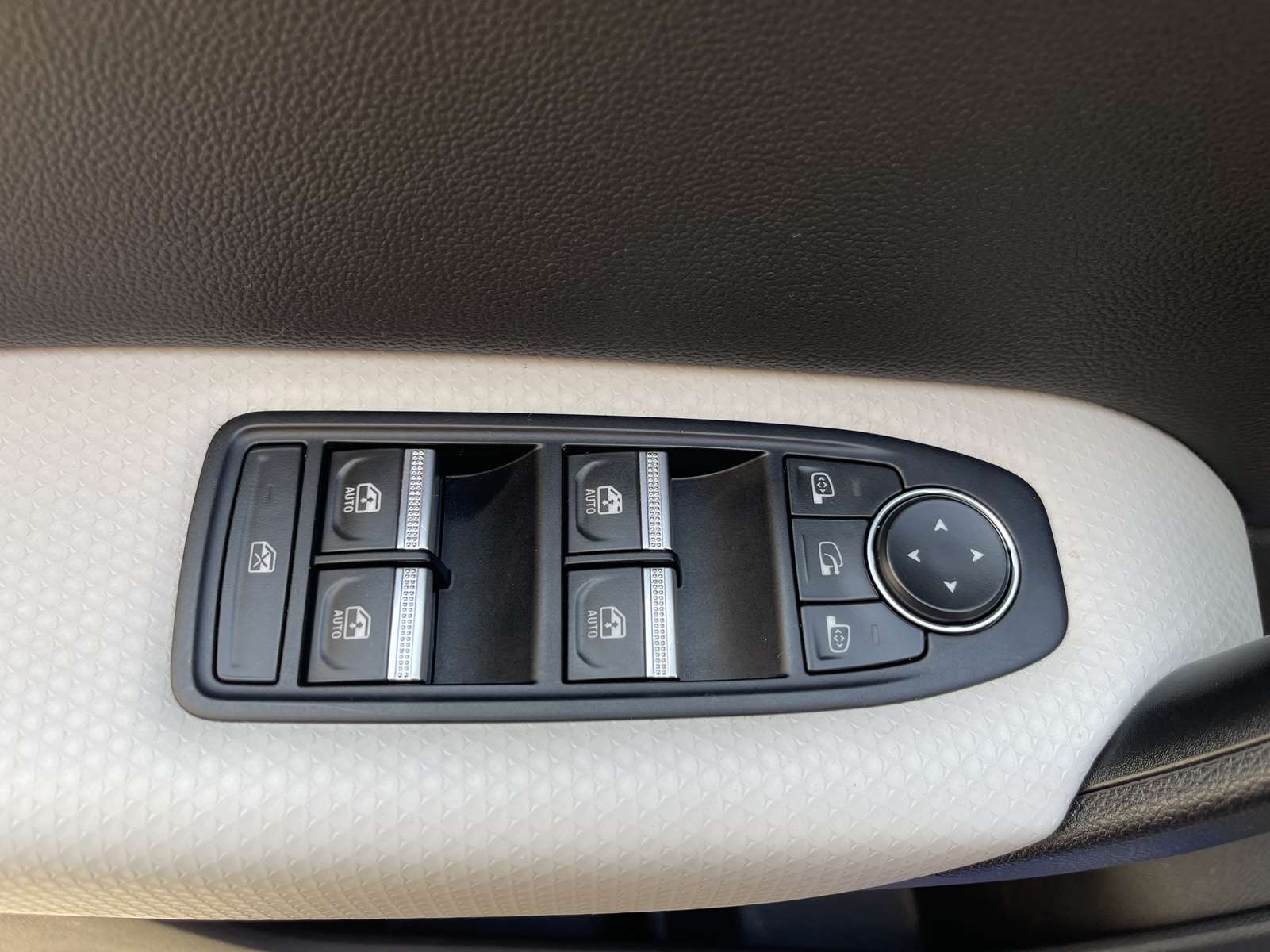 Renault CAPTUR II 1.3 TCe140 INTENS FULL OPTIONS 17