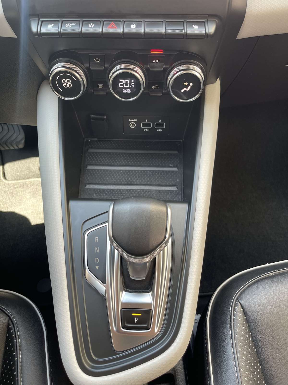 Renault CAPTUR II 1.3 TCe140 INTENS FULL OPTIONS 19