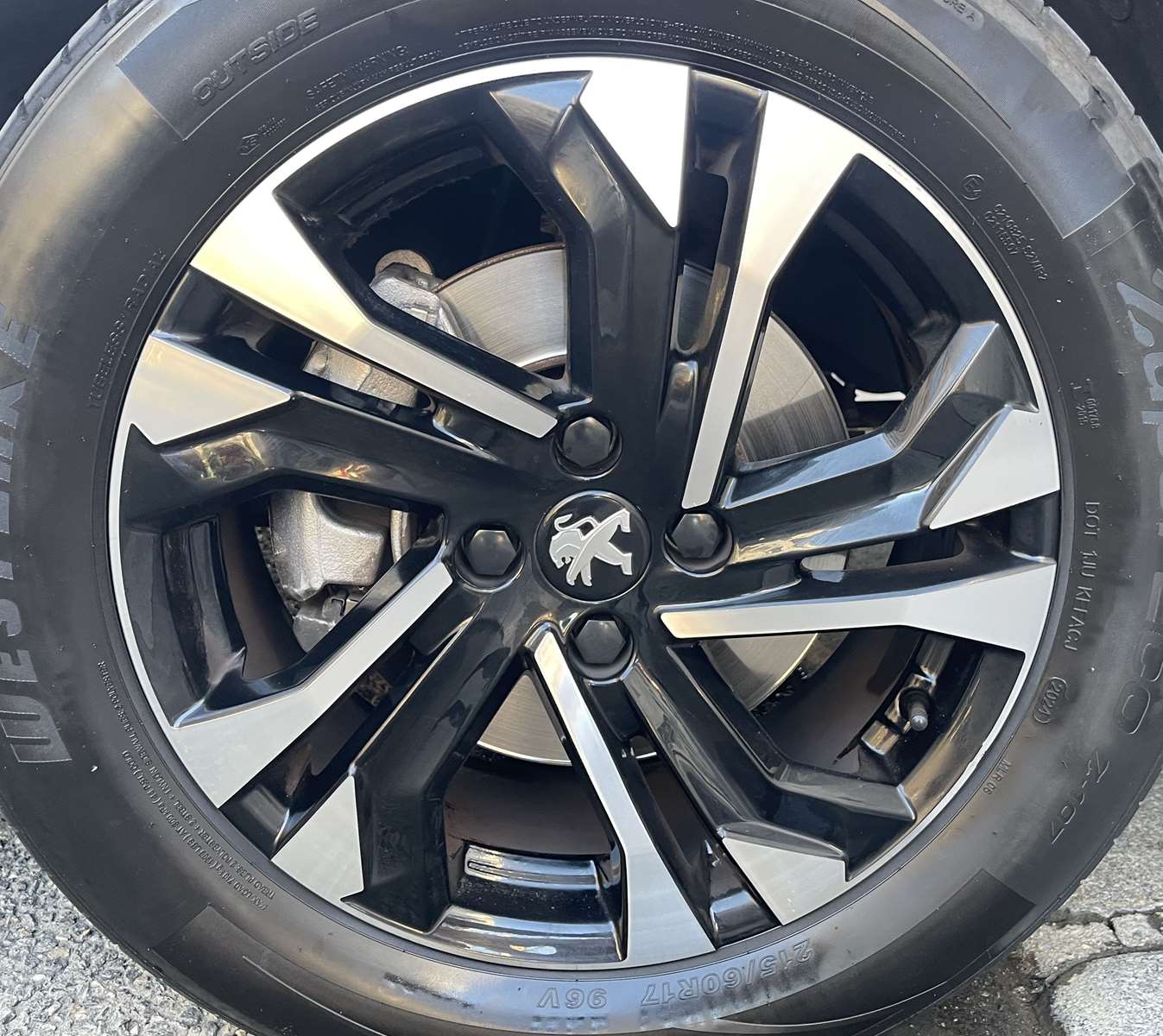 Peugeot 2008 155ch S&S GT Pack EAT8 1ère main toit pano 26