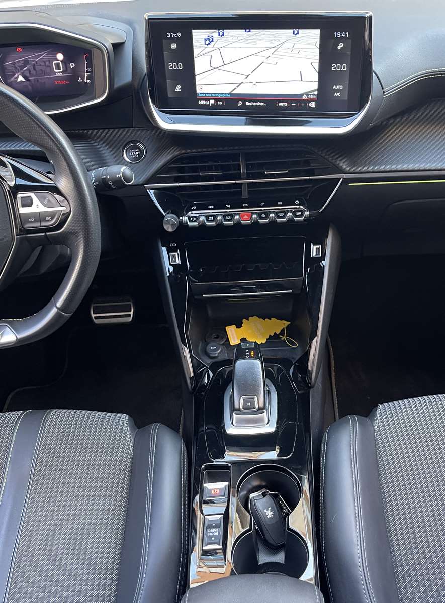 Peugeot 2008 155ch S&S GT Pack EAT8 1ère main toit pano 14