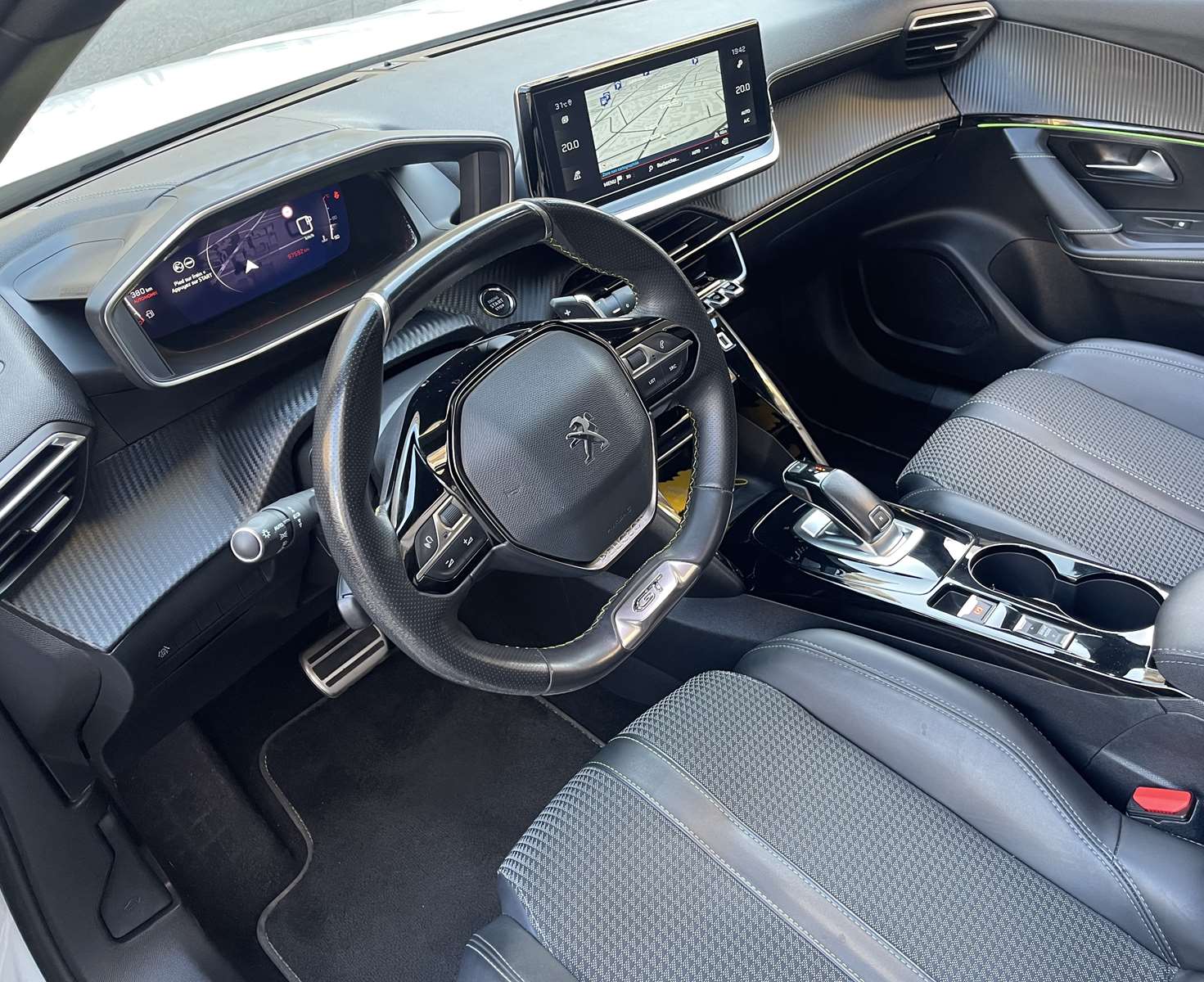 Peugeot 2008 155ch S&S GT Pack EAT8 1ère main toit pano 15