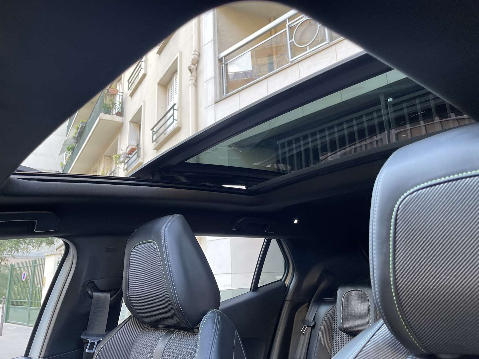 Peugeot 2008 155ch S&S GT Pack EAT8 1ère main toit pano 16