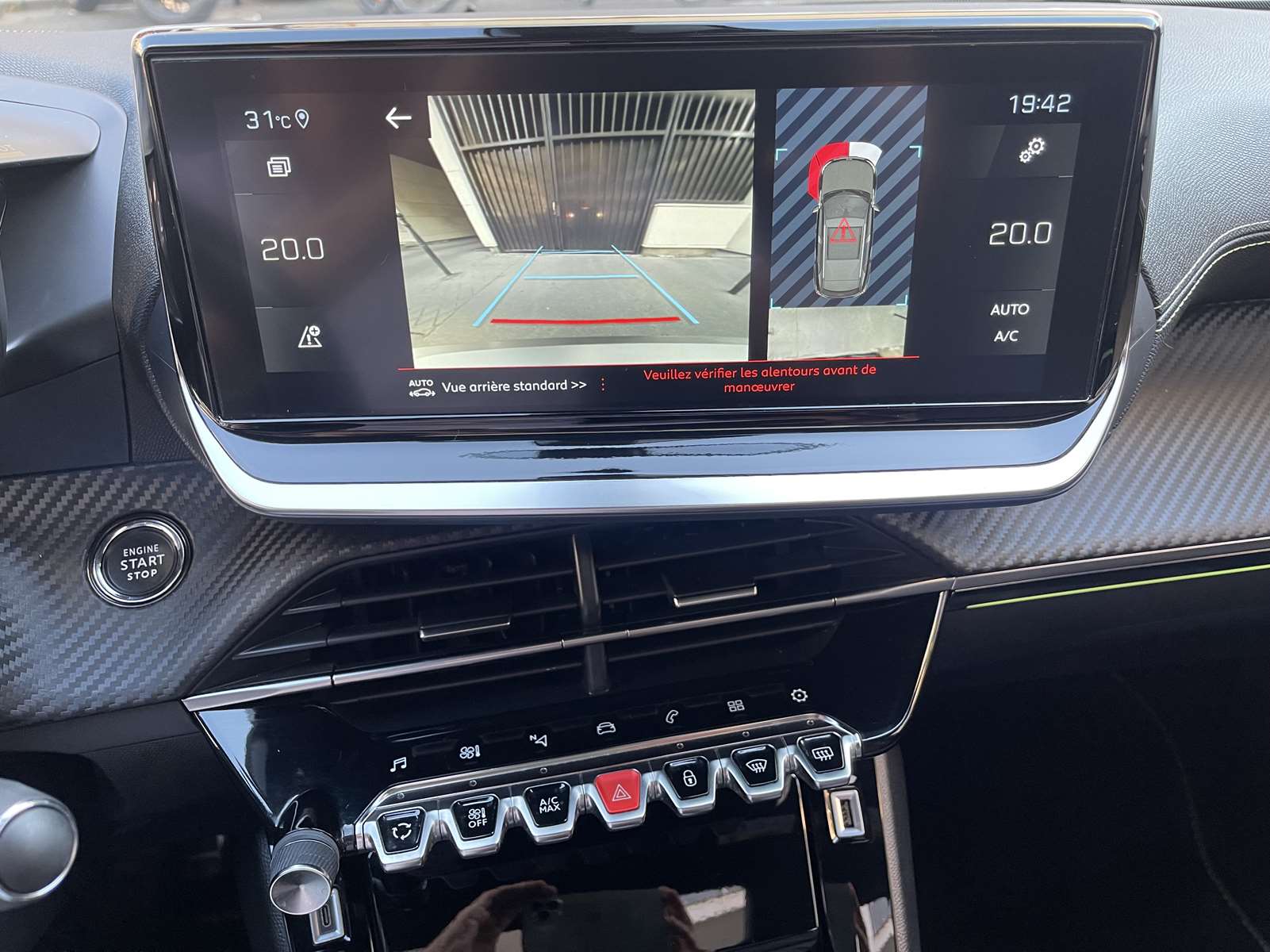 Peugeot 2008 155ch S&S GT Pack EAT8 1ère main toit pano 17