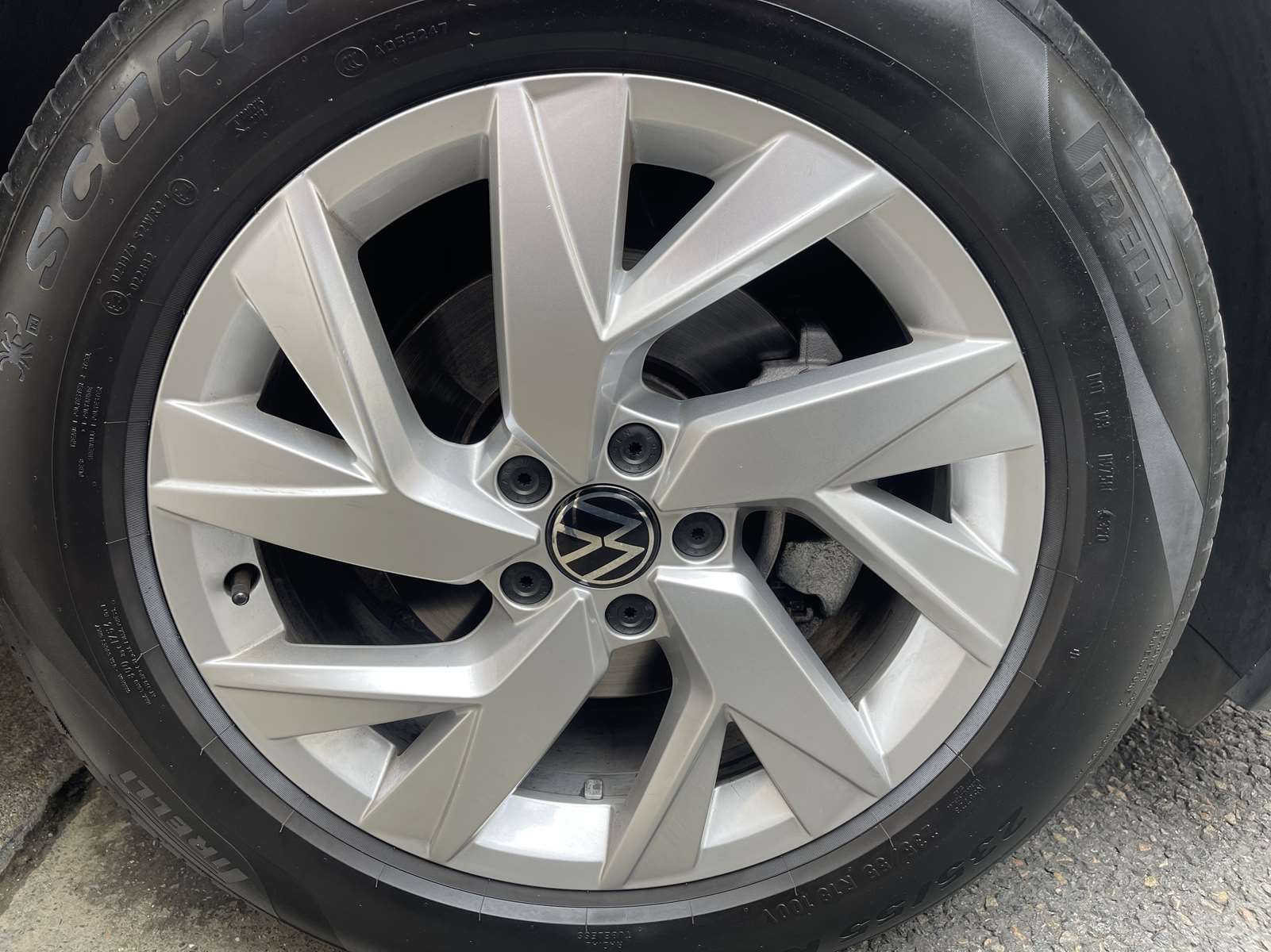 VOLKSWAGEN TIGUAN II Phase 2 1.5 TSi DSG7 150 ELEGANCE TOIT PANO 26