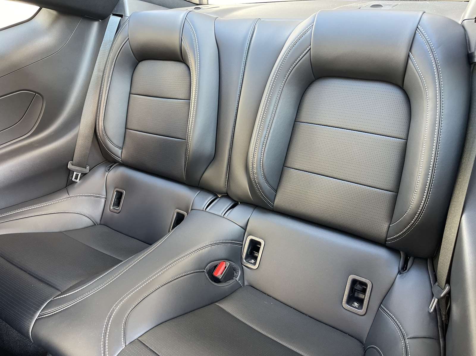 FORD MUSTANG FASTBACK 5.0 V8 46 GT 10