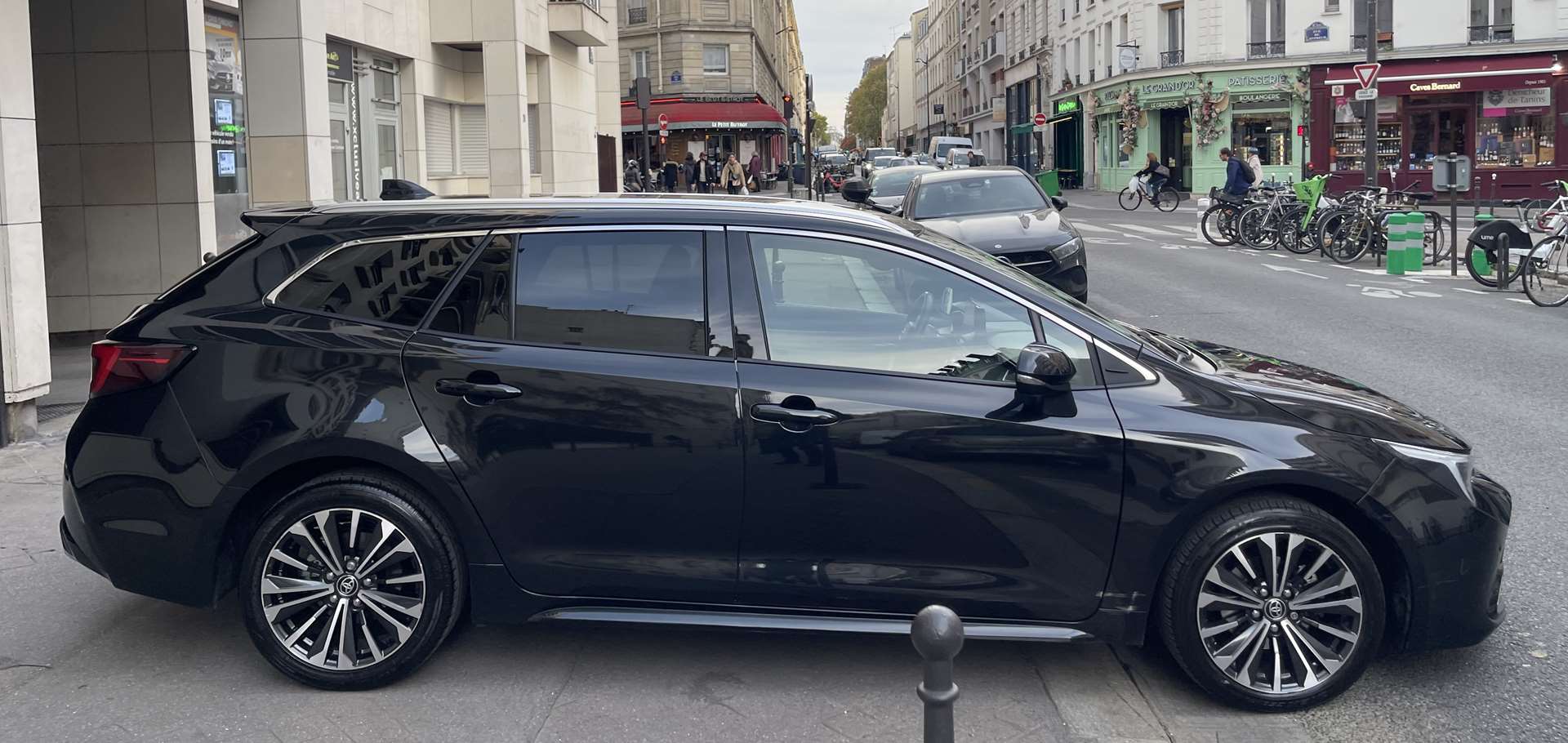 TOYOTA Corolla Touring 1.8 140ch Dynamic Business MY25 1ère main 1