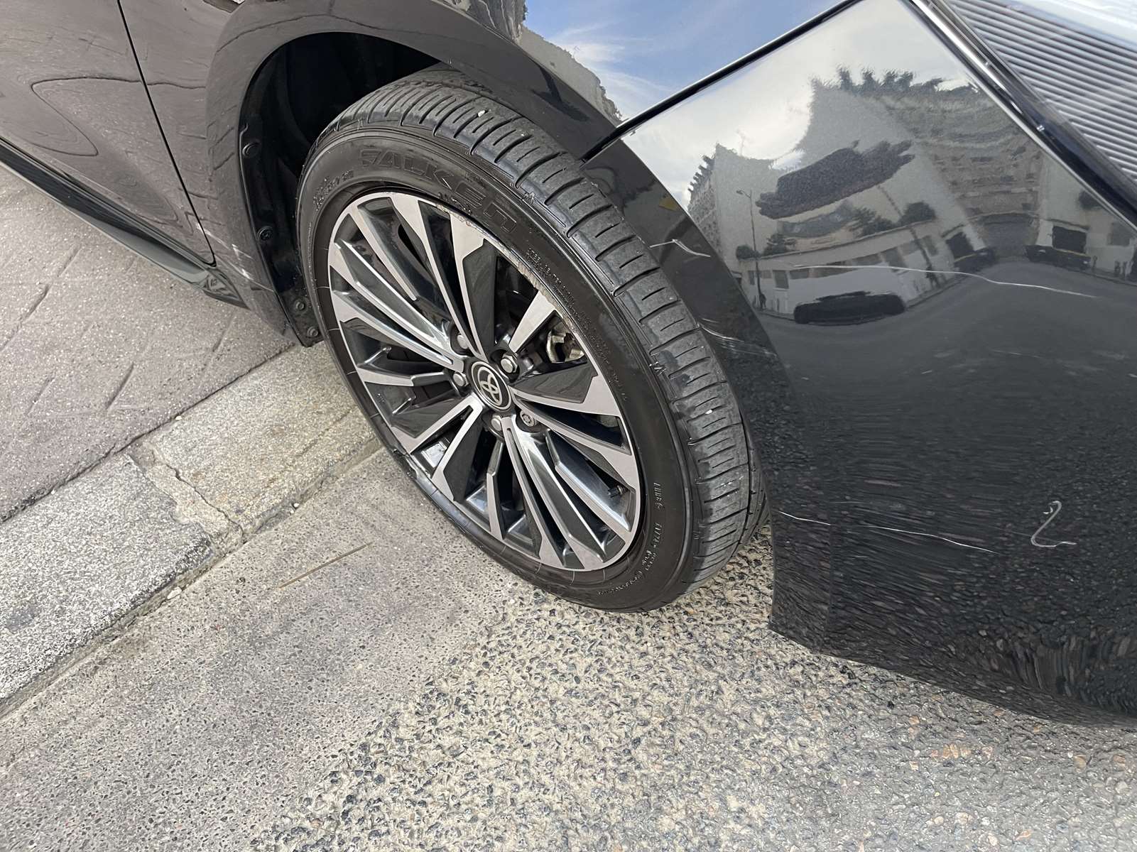 TOYOTA Corolla Touring 1.8 140ch Dynamic Business MY25 1ère main 29