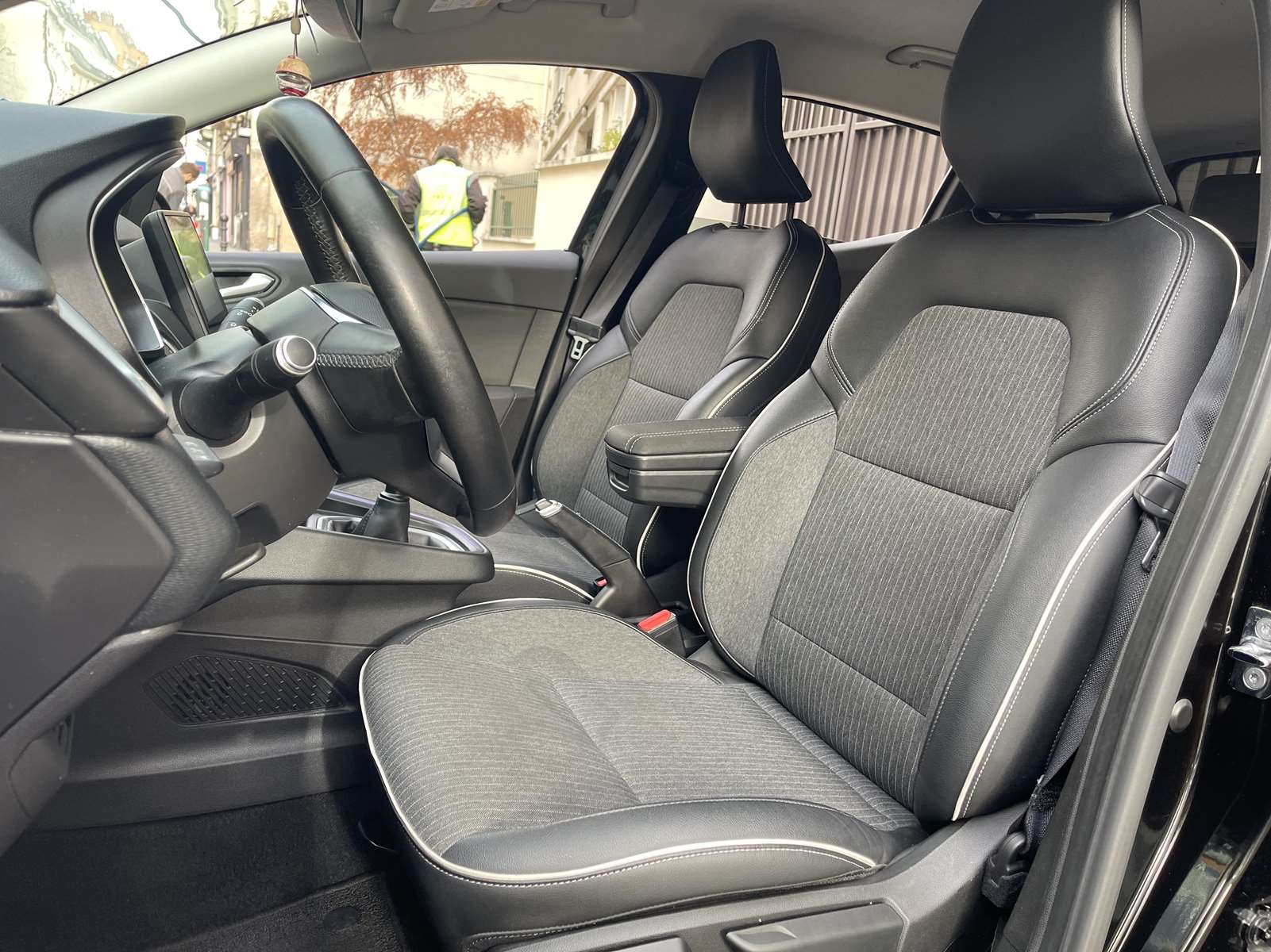 Renault Clio V 1.0 TCe 100ch Intens 8