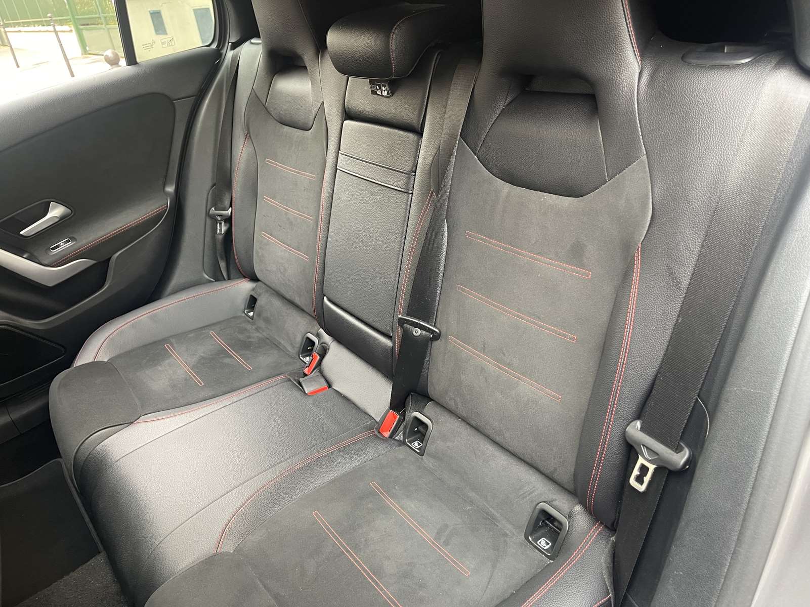 Mercedes CLASSE A 180 D AMG Line 7G-DCT Pack Premium Plus 8