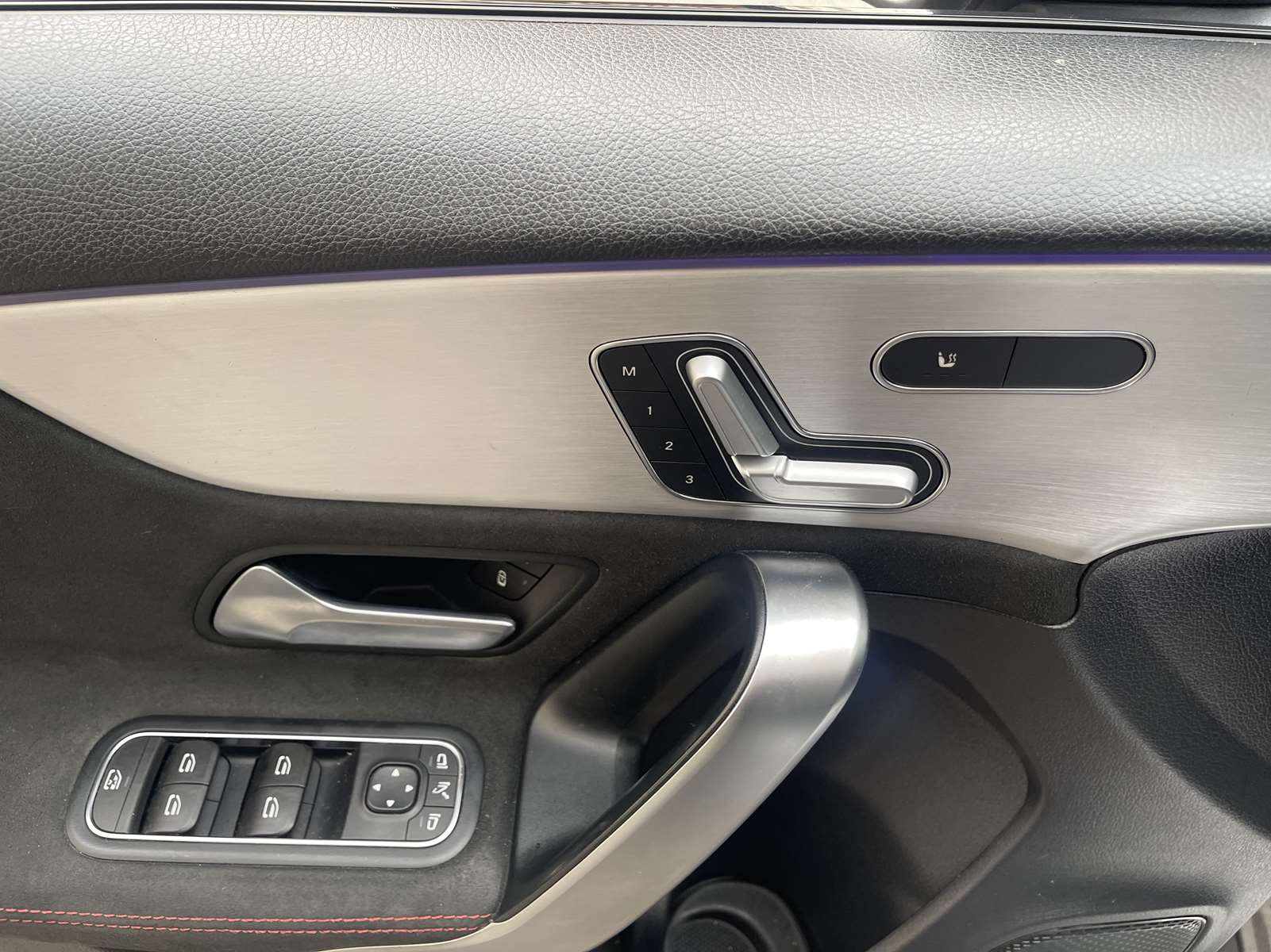 Mercedes CLASSE A 180 D AMG Line 7G-DCT Pack Premium Plus 15