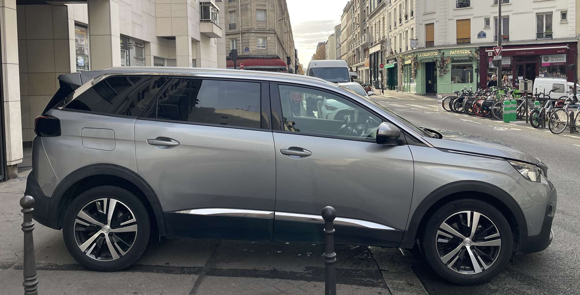 PEUGEOT 5008 1.2 PureTech 130ch E6.3 Allure S&S EAT8 1