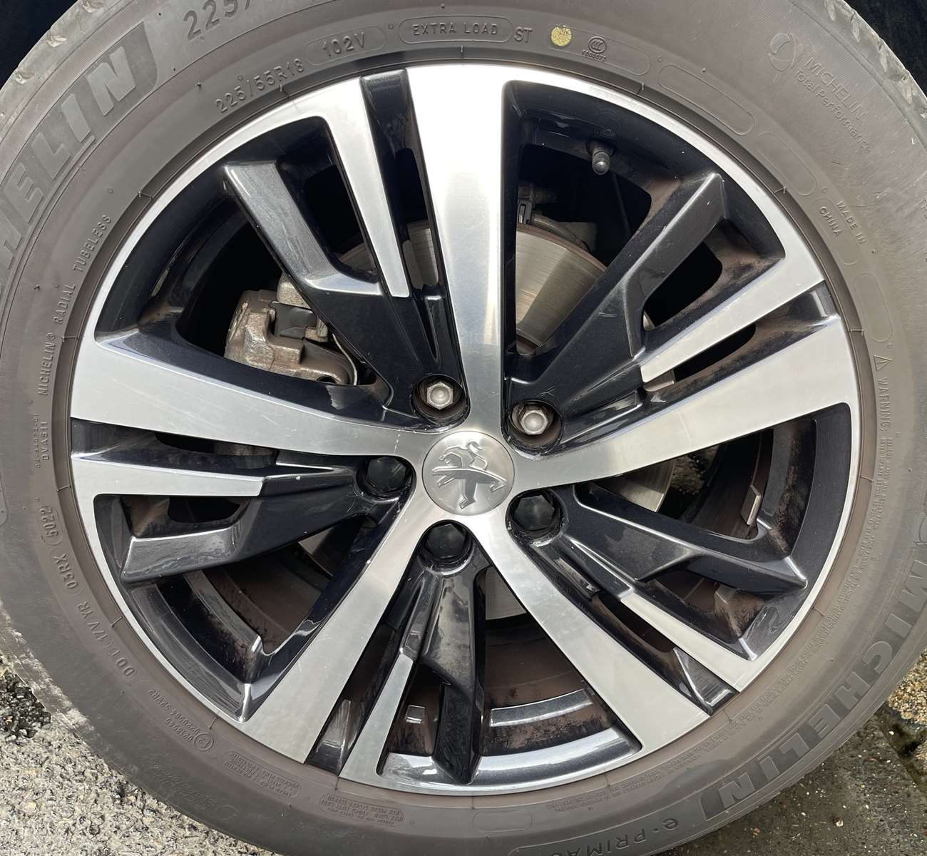 PEUGEOT 5008 1.2 PureTech 130ch E6.3 Allure S&S EAT8 23