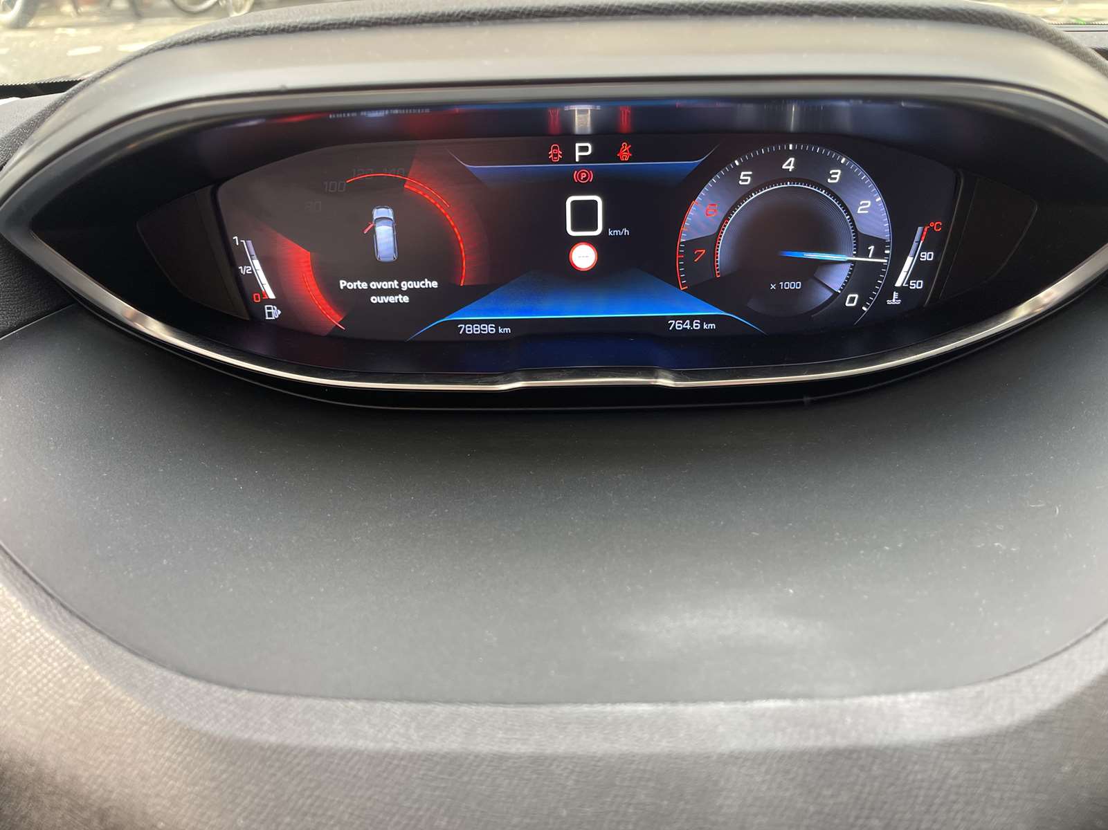 PEUGEOT 5008 1.2 PureTech 130ch E6.3 Allure S&S EAT8 18