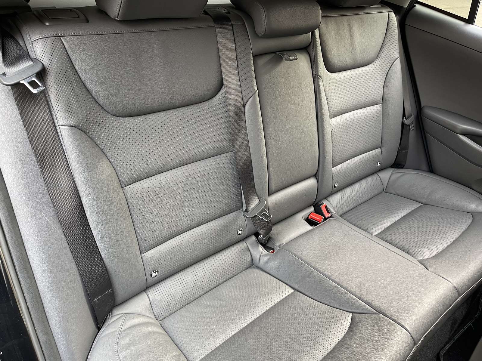 Hyundai IONIQ (2) 1.6 HYBRID 141 EXECUTIVE 1ère main 10