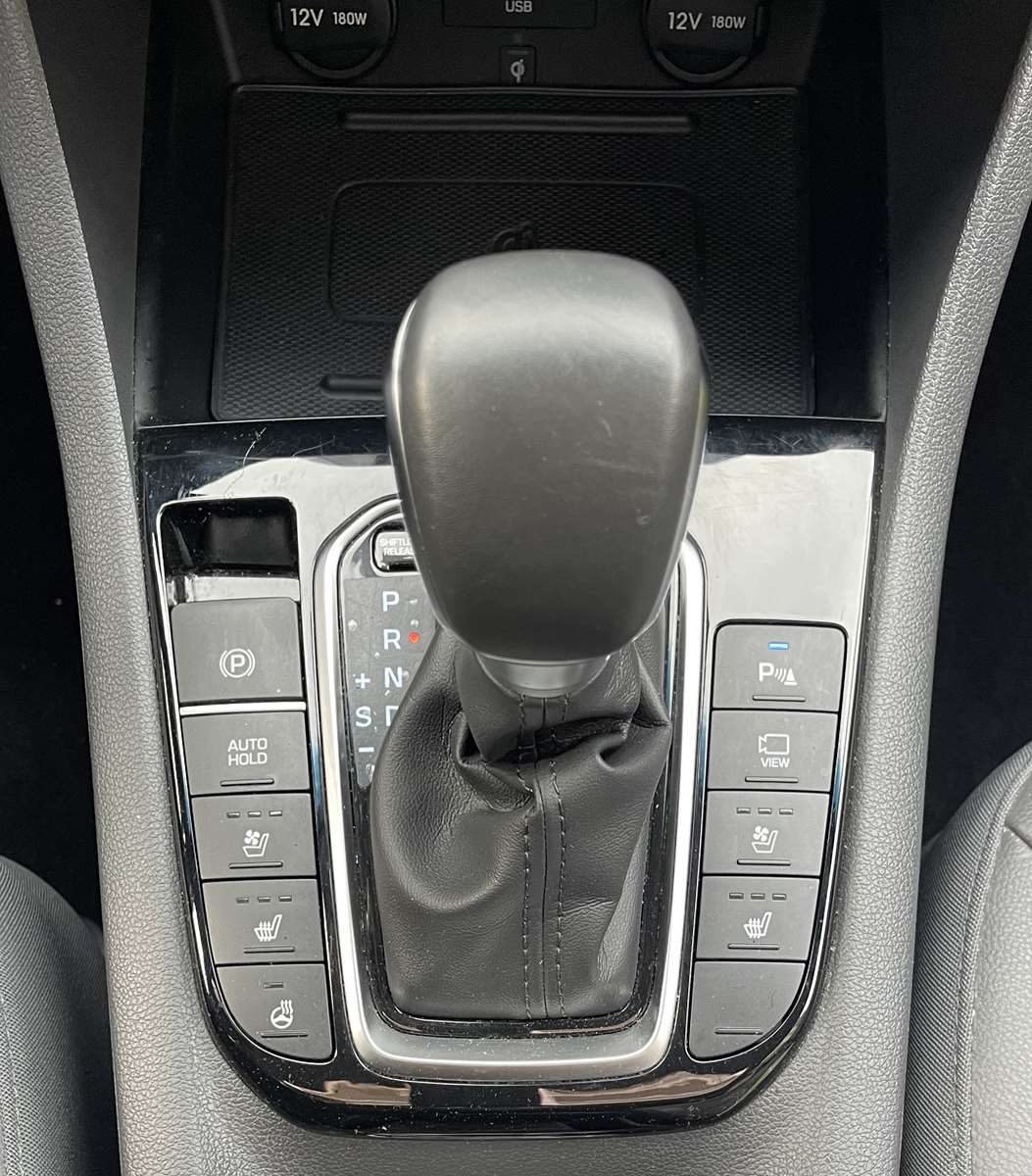 Hyundai IONIQ (2) 1.6 HYBRID 141 EXECUTIVE 1ère main 19