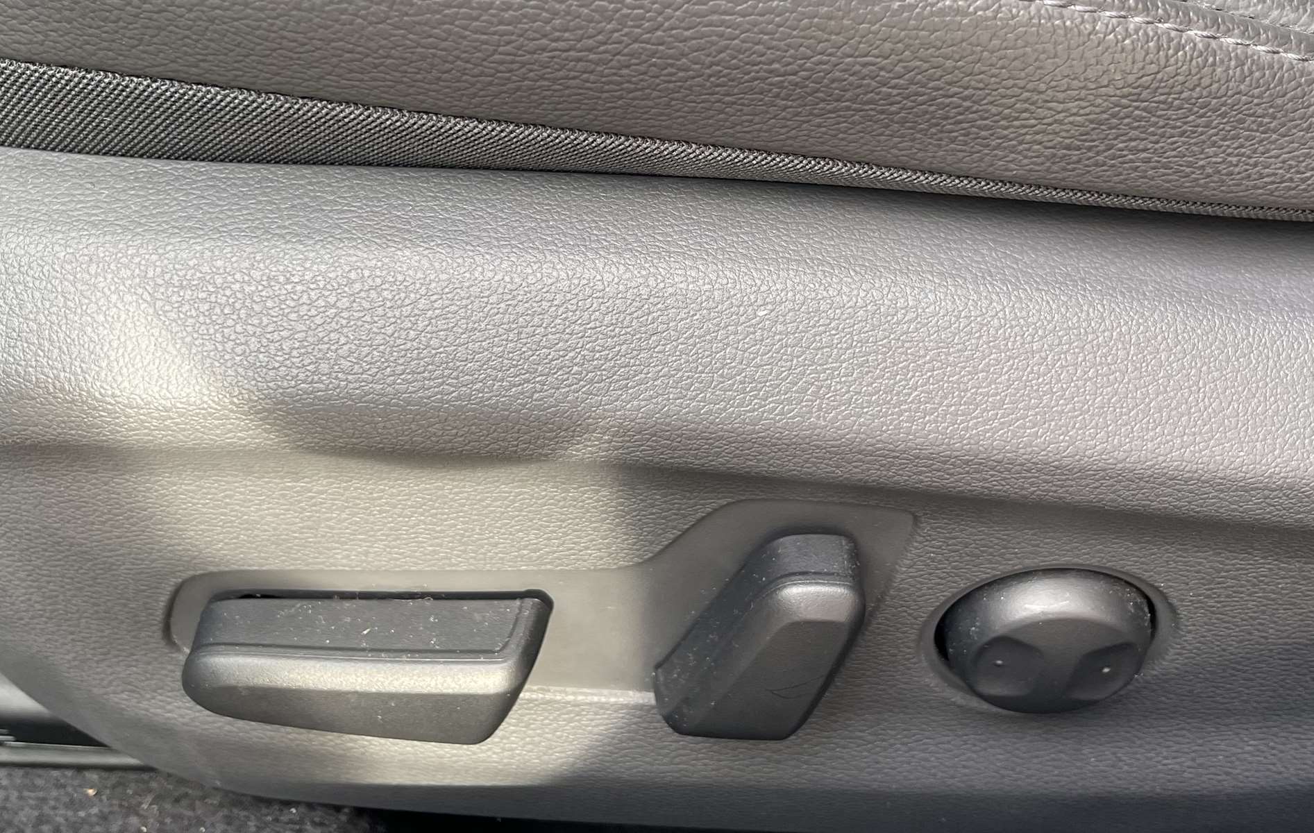 Hyundai IONIQ (2) 1.6 HYBRID 141 EXECUTIVE 1ère main 21