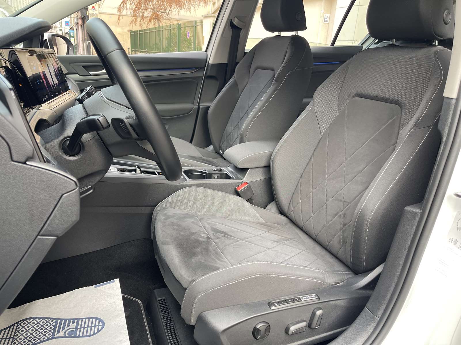 VOLKSWAGEN Golf 1.5 eTSI 130ch Style DSG7 9