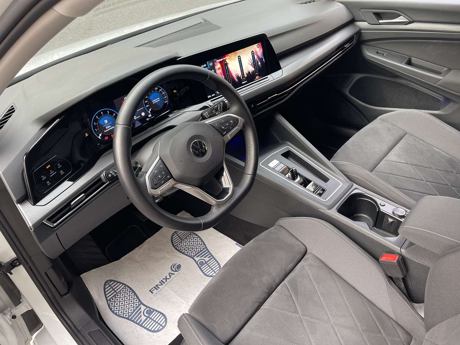 VOLKSWAGEN Golf 1.5 eTSI 130ch Style DSG7 13