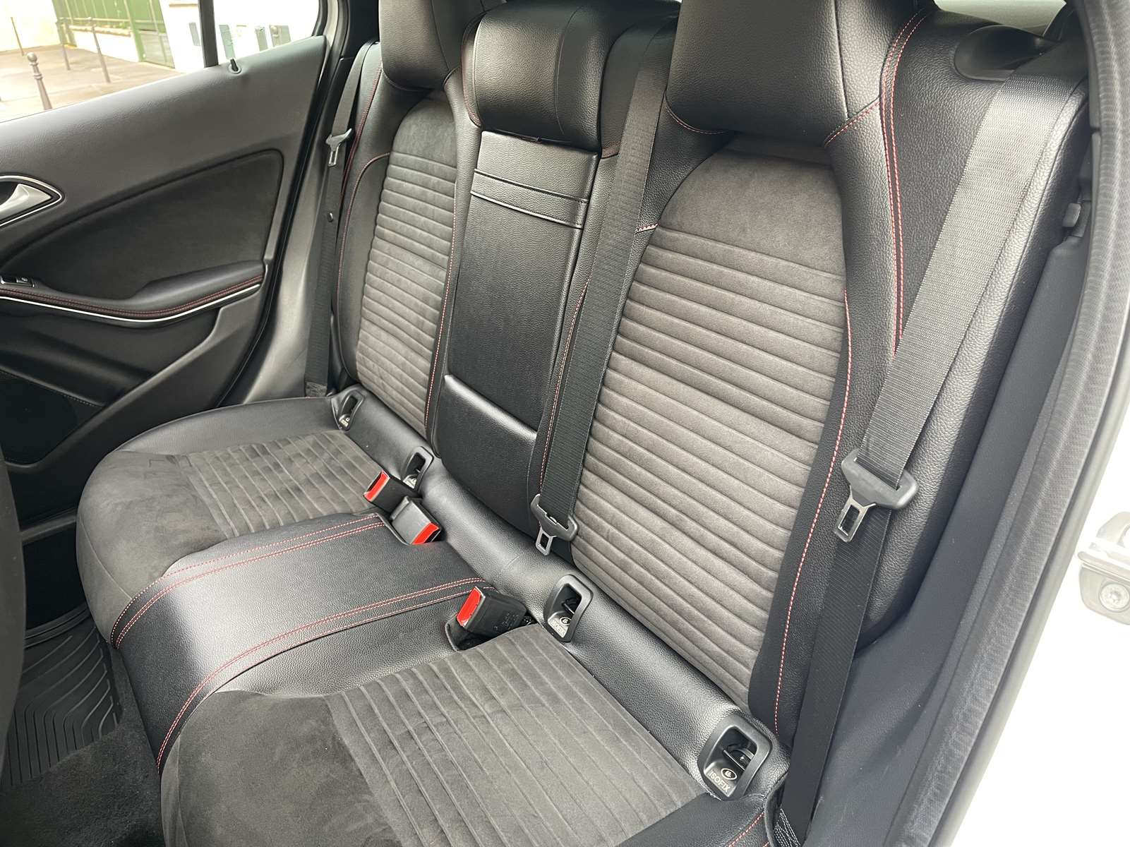 MERCEDES GLA (2) 200 D FASCINATION 7G-DCT 9