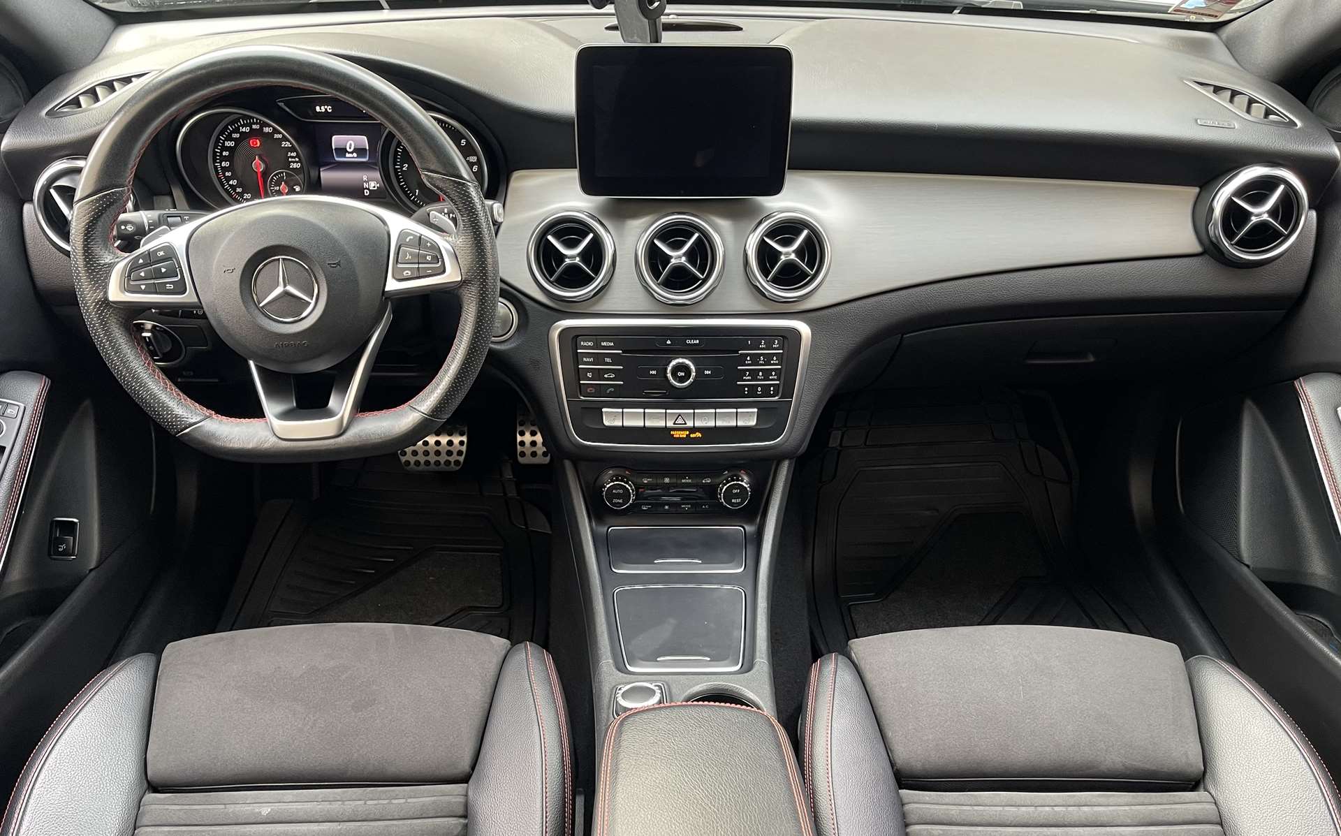 MERCEDES GLA (2) 200 D FASCINATION 7G-DCT 12