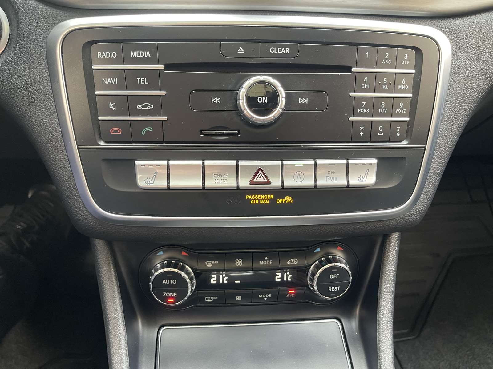 MERCEDES GLA (2) 200 D FASCINATION 7G-DCT 17