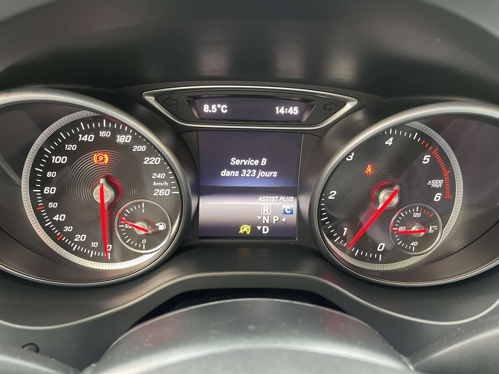 MERCEDES GLA (2) 200 D FASCINATION 7G-DCT 18