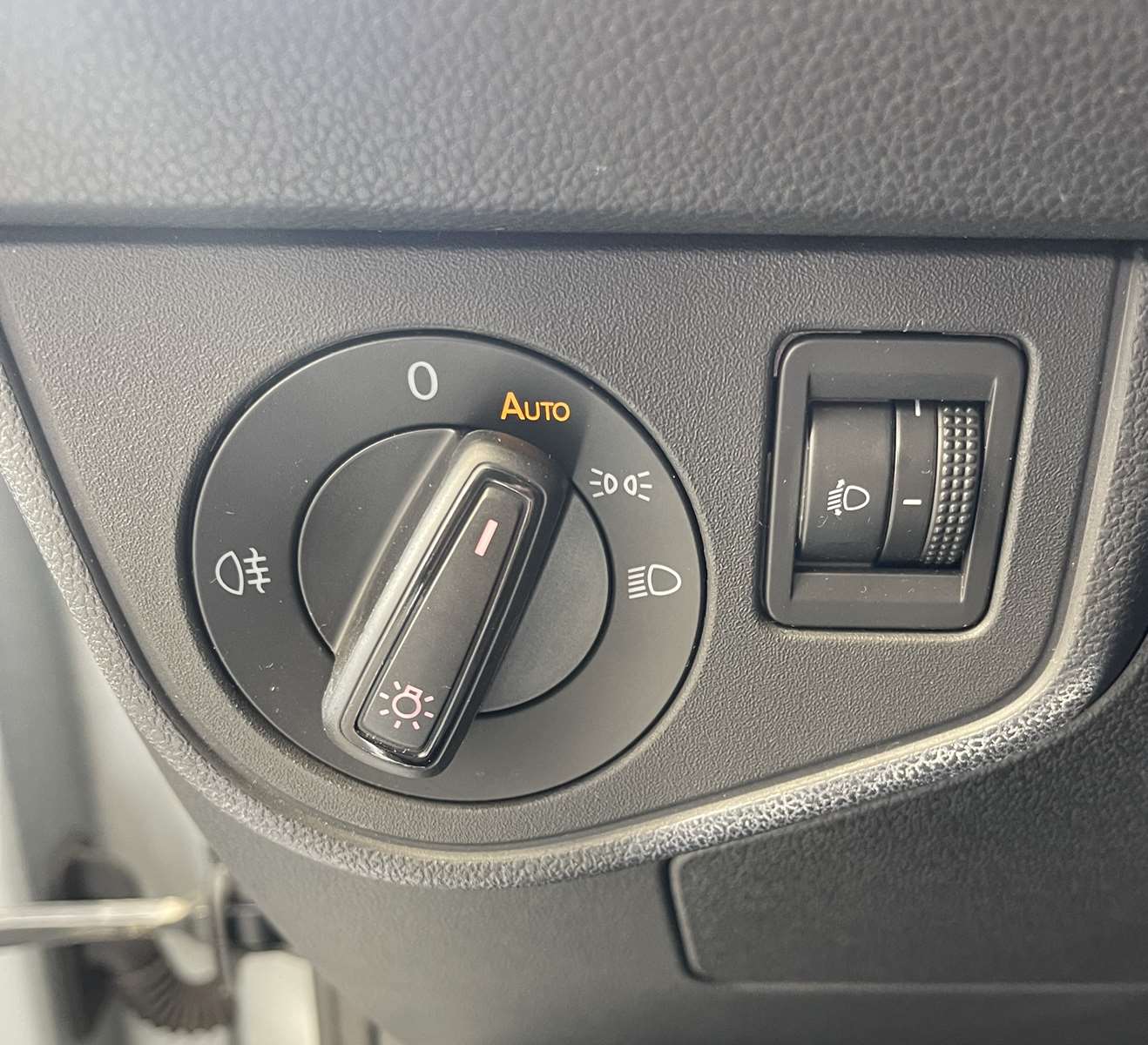 Volkswagen POLO VI 1.0 TSI 95ch United DSG7 1ère main 21