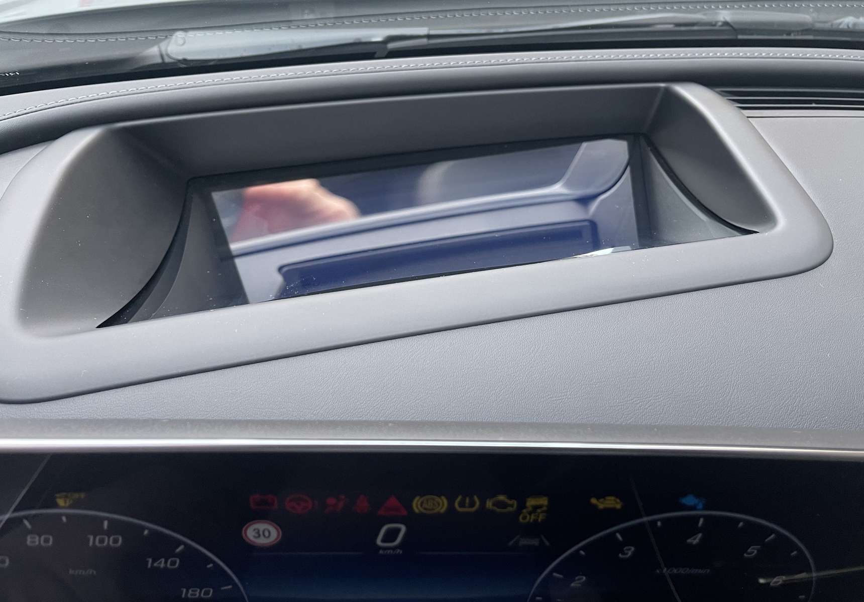 Mercedes CLE COUPE 300 E Hybrid EQ AMG LINE 9G-TRONIC 16