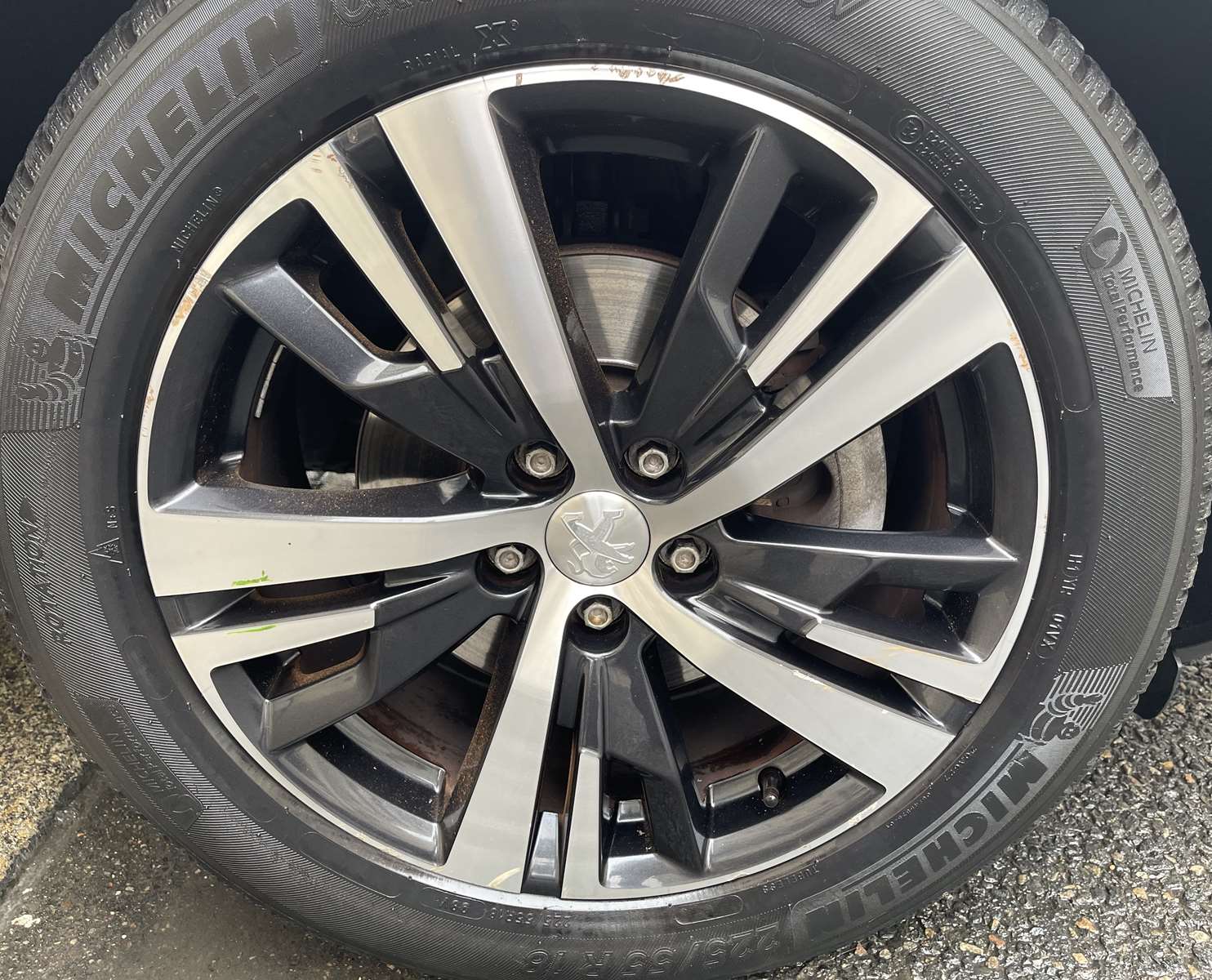 PEUGEOT 5008 II 1.2 PURETECH 130 S&S GT LINE Toit panoramique 28