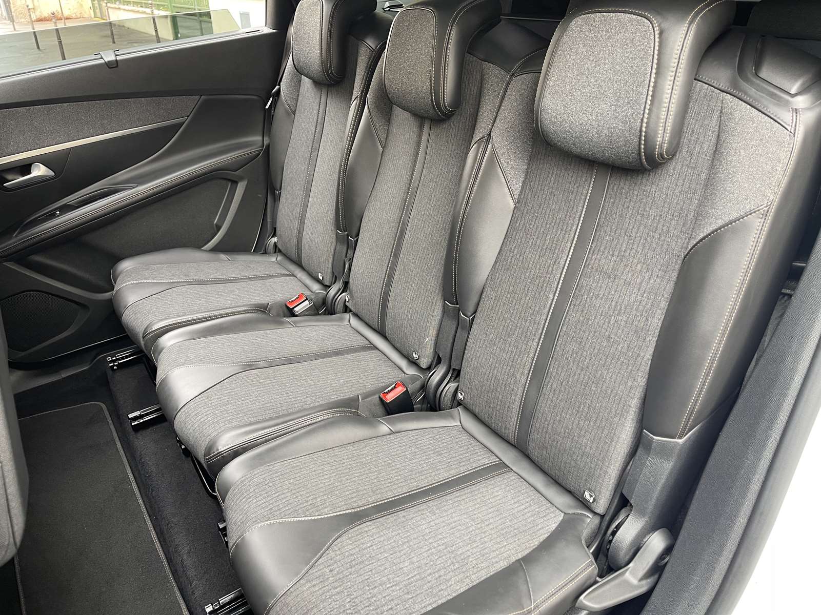 PEUGEOT 5008 II 1.2 PURETECH 130 S&S GT LINE Toit panoramique 9