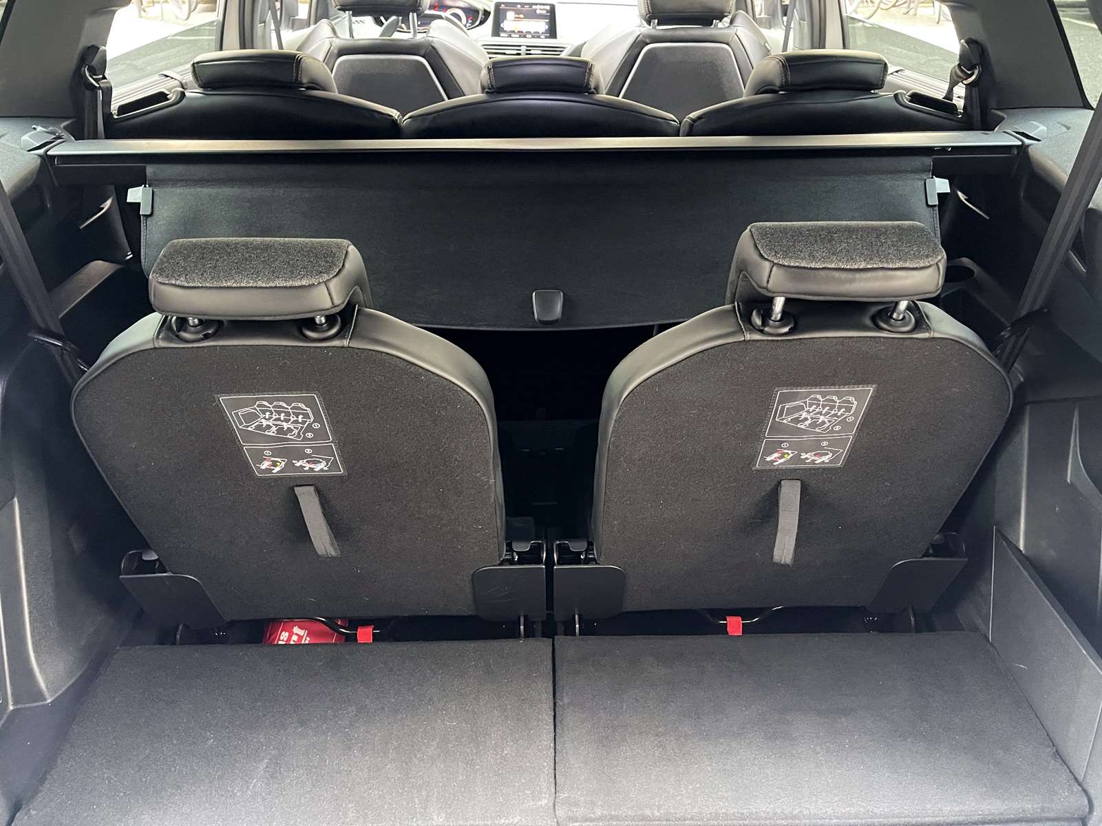 PEUGEOT 5008 II 1.2 PURETECH 130 S&S GT LINE Toit panoramique 16