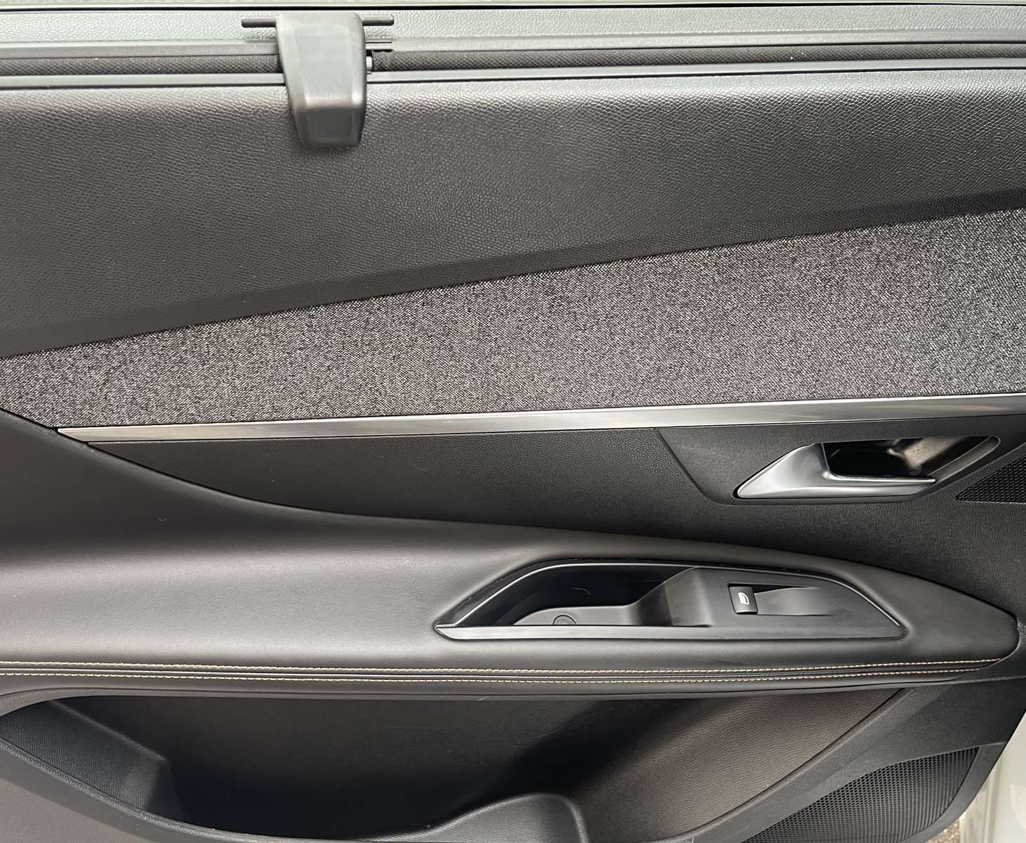 PEUGEOT 5008 II 1.2 PURETECH 130 S&S GT LINE Toit panoramique 18