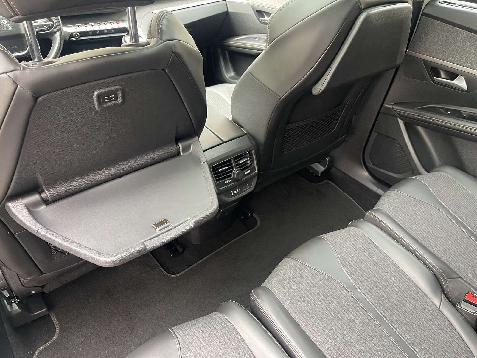 PEUGEOT 5008 II 1.2 PURETECH 130 S&S GT LINE Toit panoramique 19