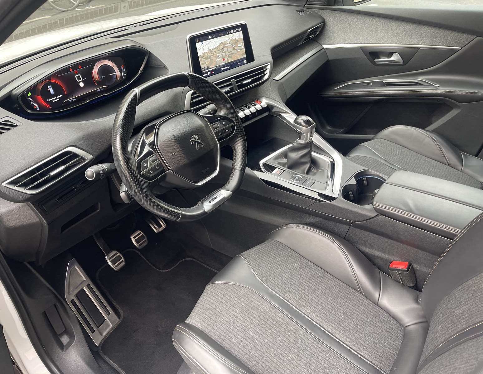 PEUGEOT 5008 II 1.2 PURETECH 130 S&S GT LINE Toit panoramique 15