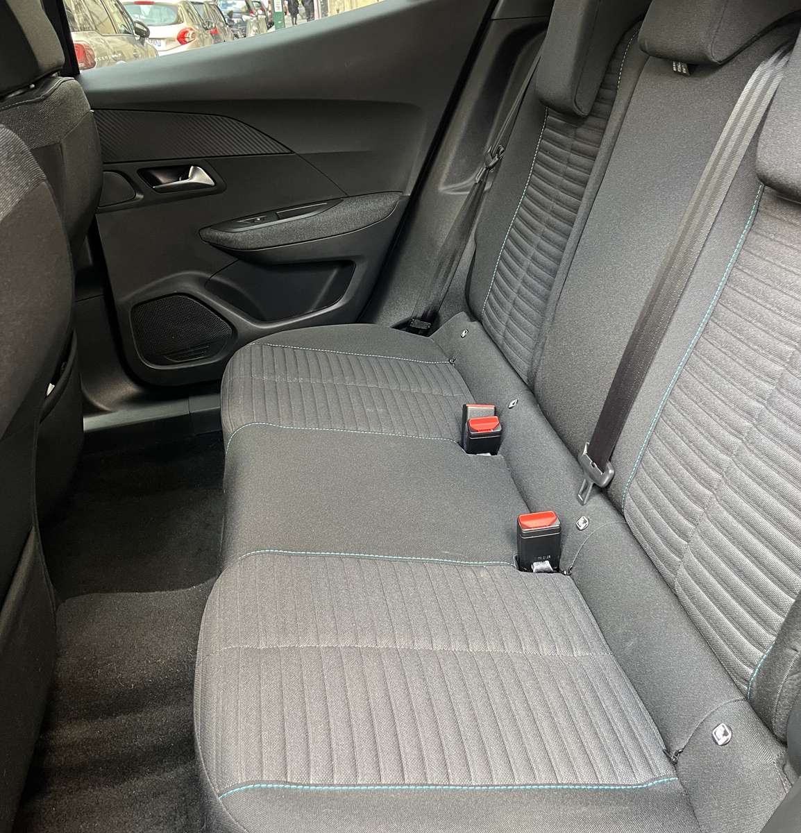 Peugeot 2008 1.2 PureTech 130ch S&S Style 9