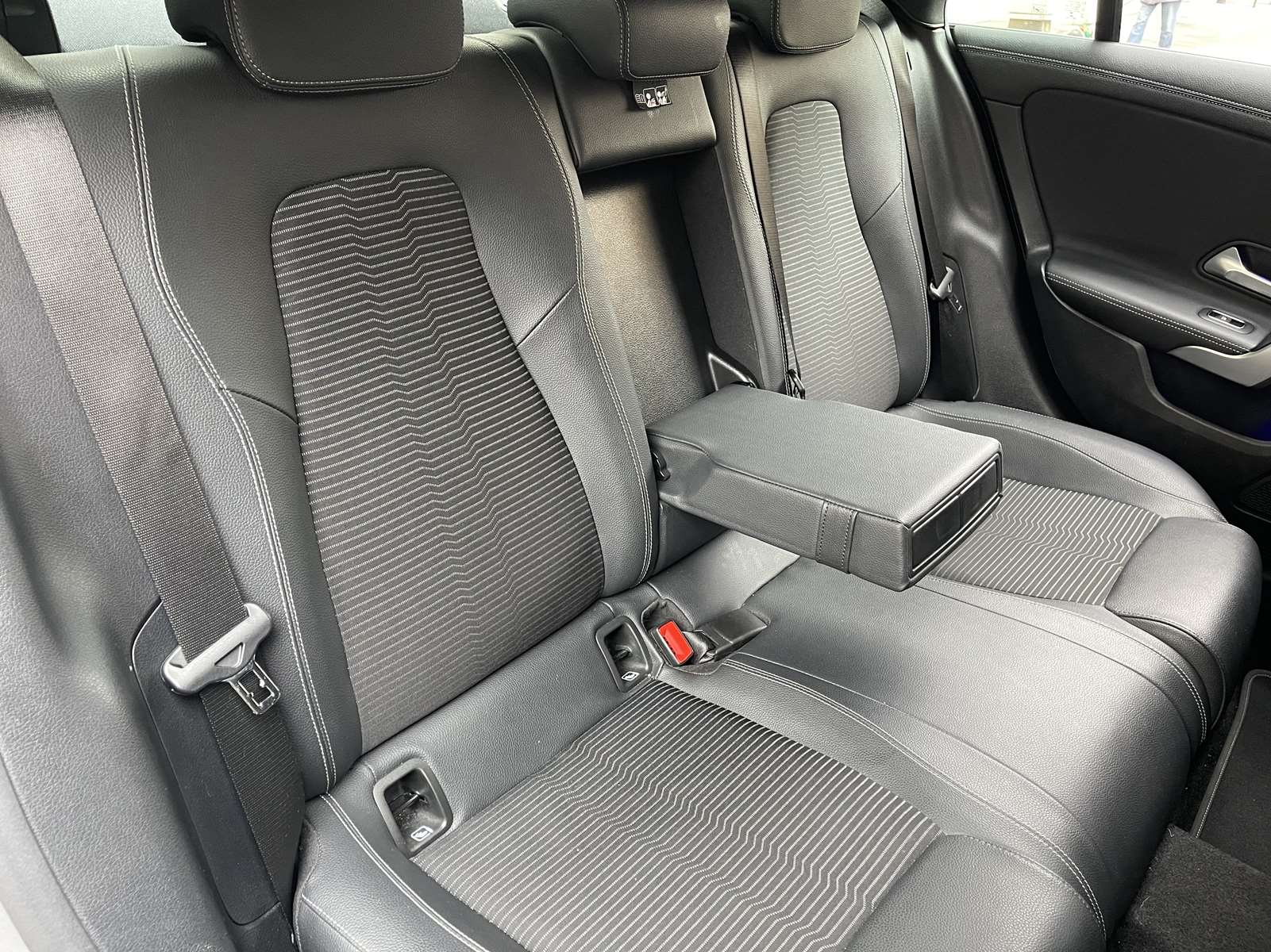 MERCEDES CLA II 180 PROGRESSIVE LINE 7G-DCT 10