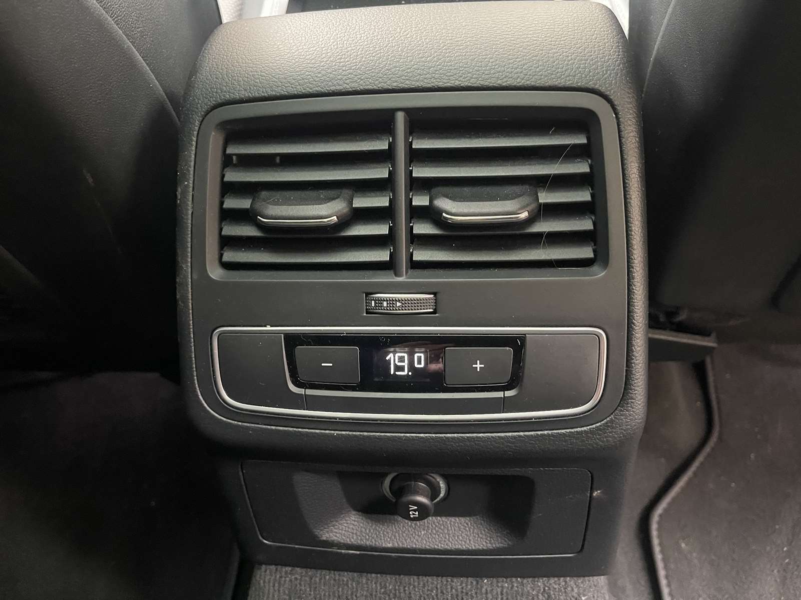 Audi A4 Avant 35 TDI 163ch S line S tronic 7 Toit panoramique 19