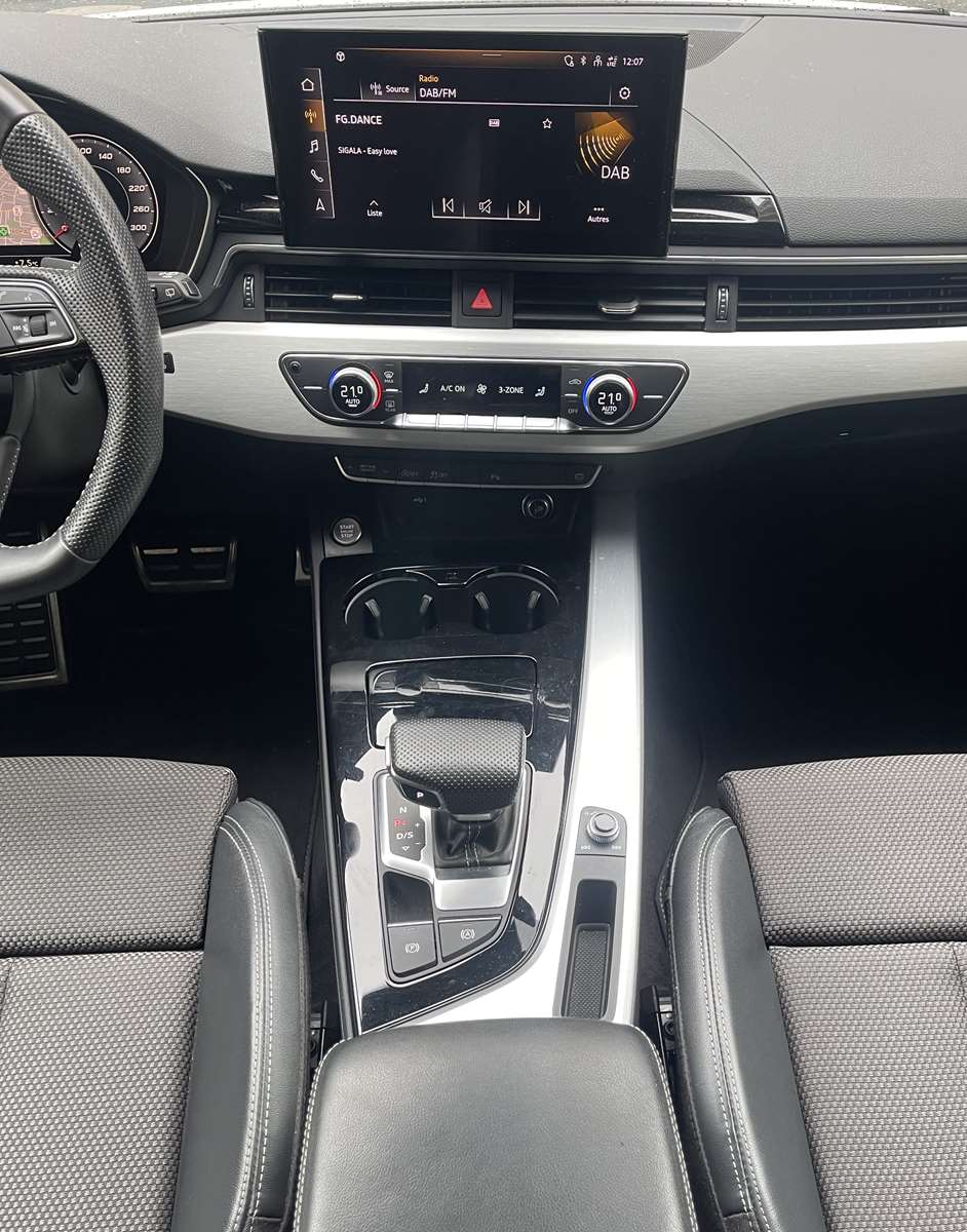 Audi A4 Avant 35 TDI 163ch S line S tronic 7 Toit panoramique 14