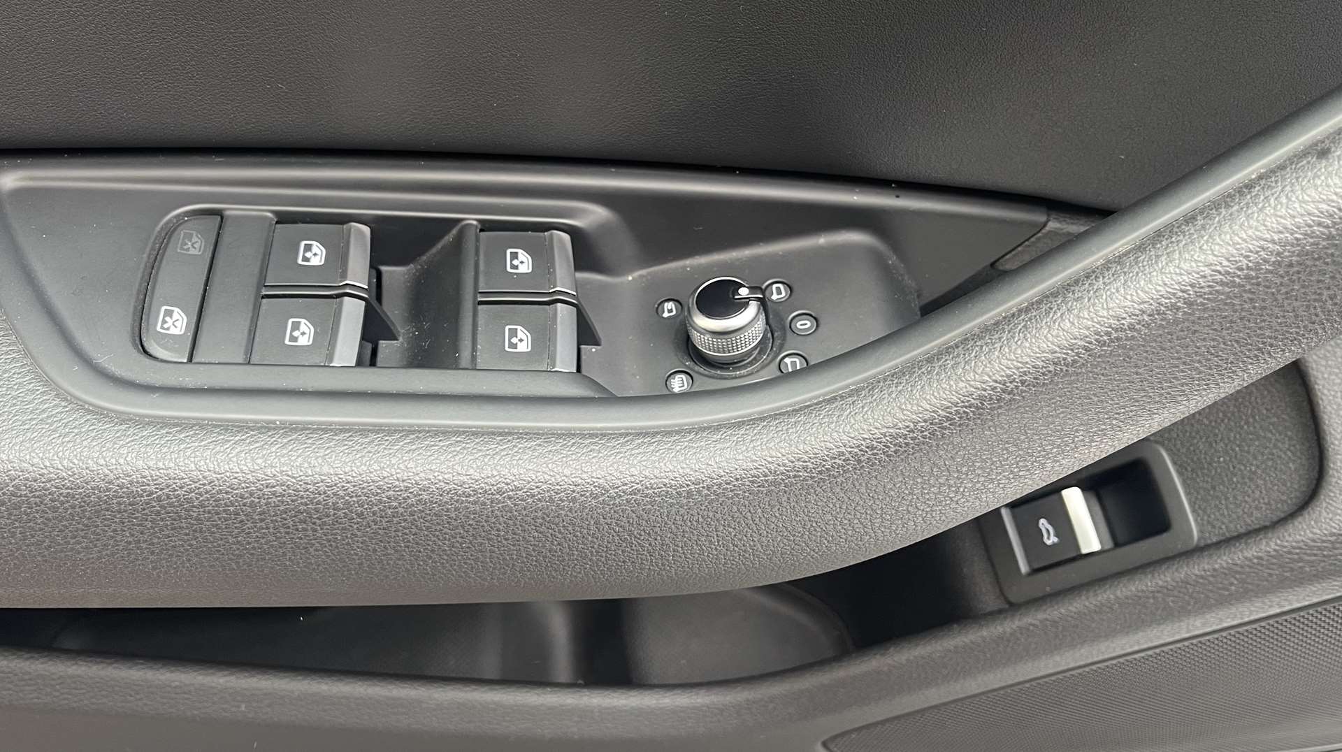 Audi A4 Avant 35 TDI 163ch S line S tronic 7 Toit panoramique 20