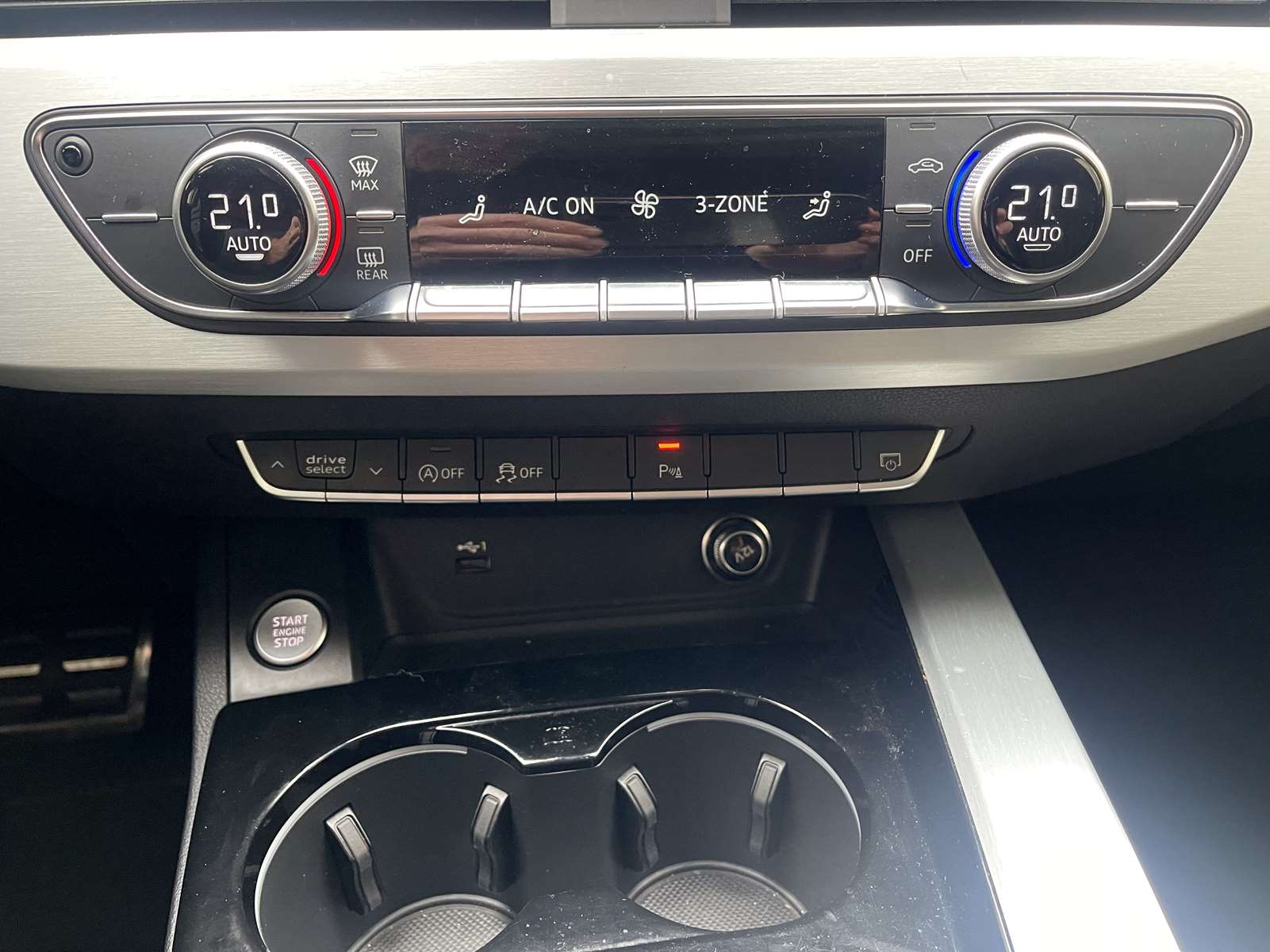 Audi A4 Avant 35 TDI 163ch S line S tronic 7 Toit panoramique 24