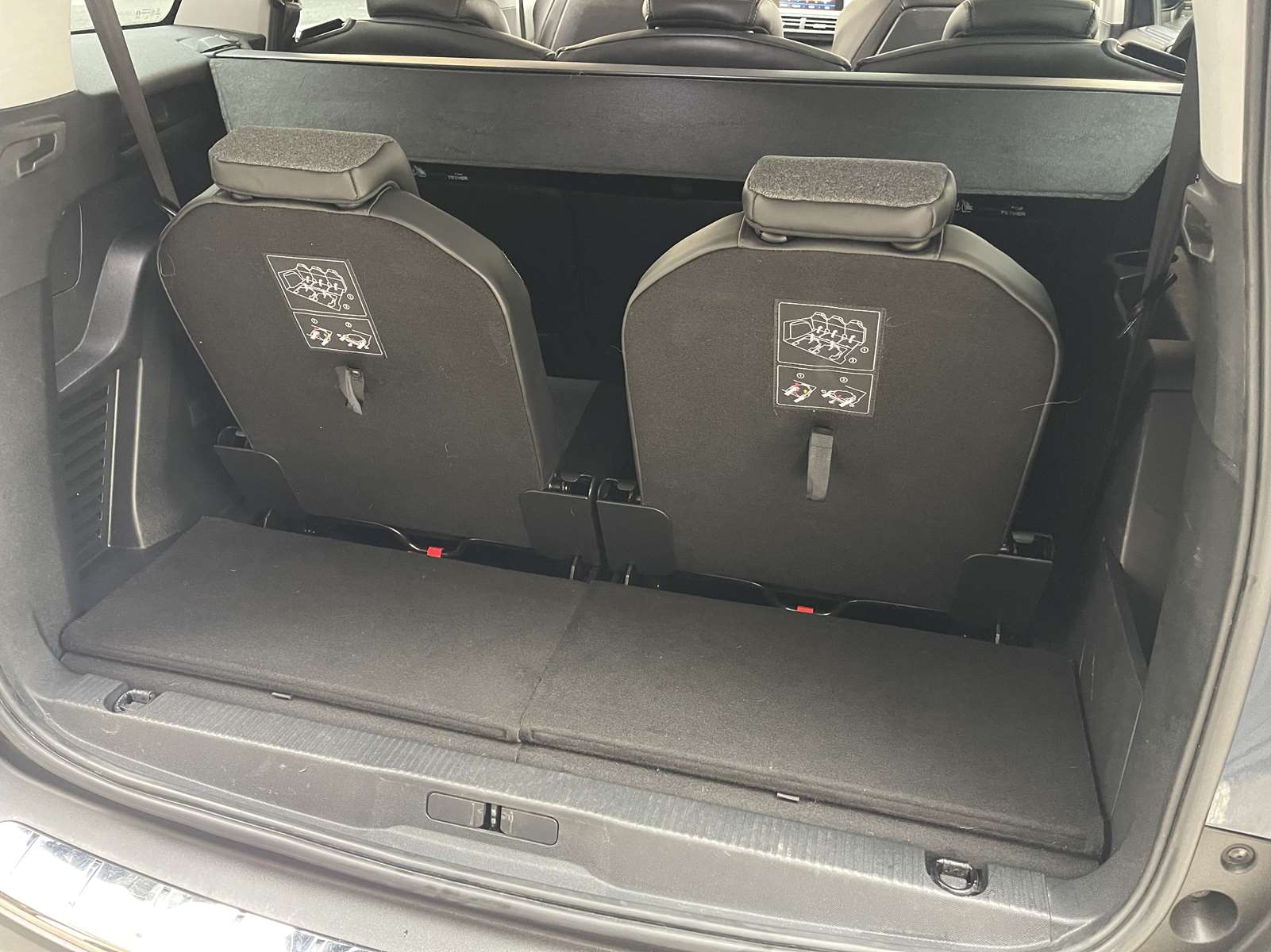 Peugeot 5008 1.6 THP 165ch Allure Busines S&S EAT6 23