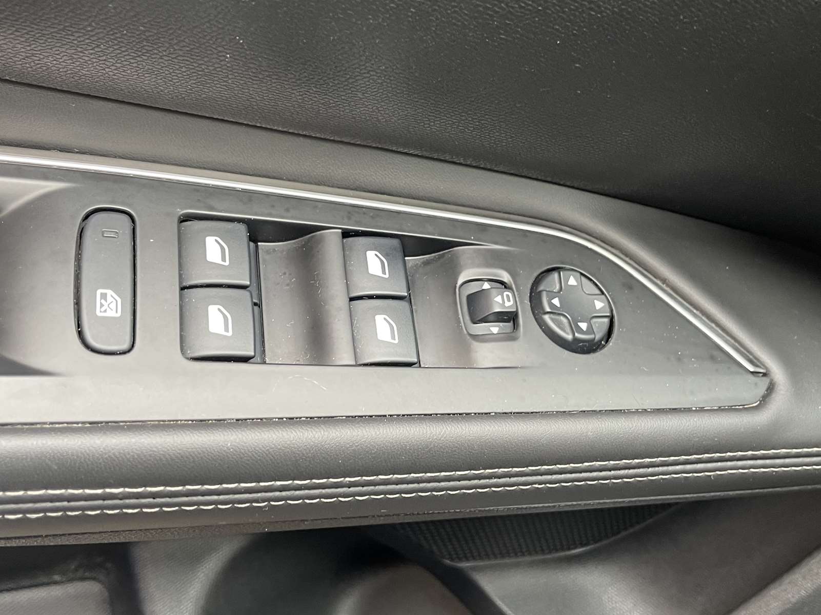 Peugeot 5008 1.6 THP 165ch Allure Busines S&S EAT6 25